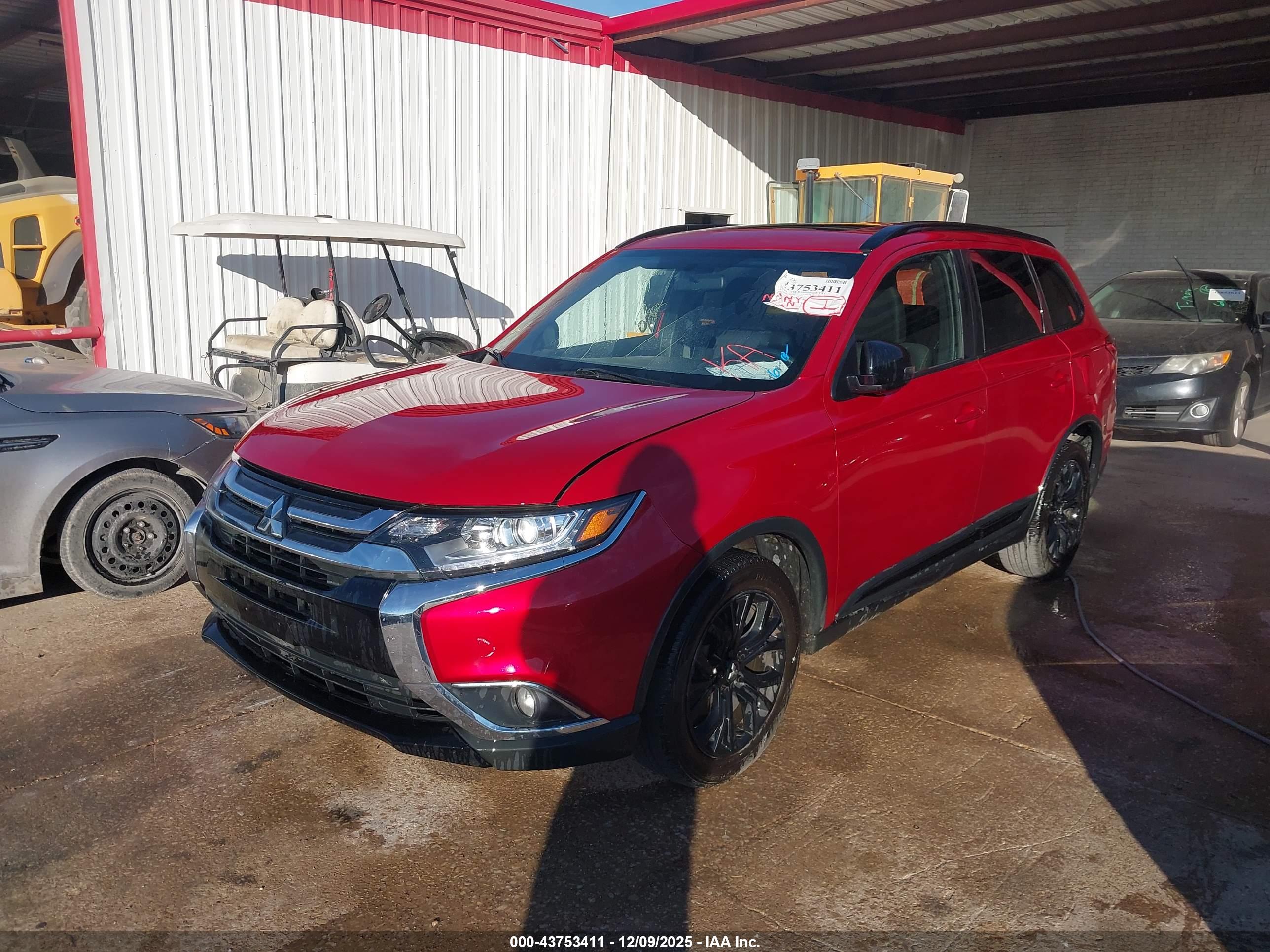 MITSUBISHI OUTLANDER image 2