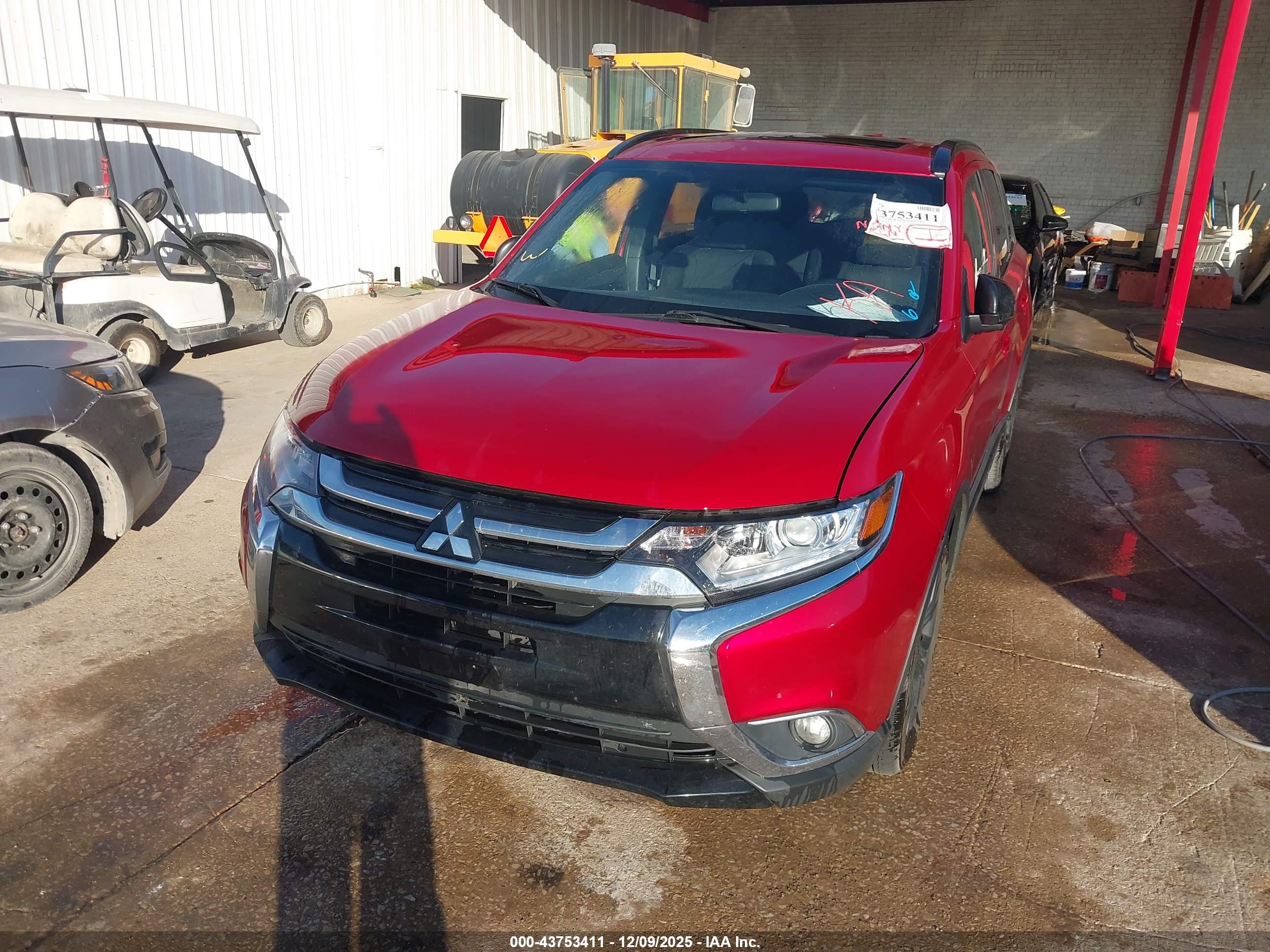 MITSUBISHI OUTLANDER image 6