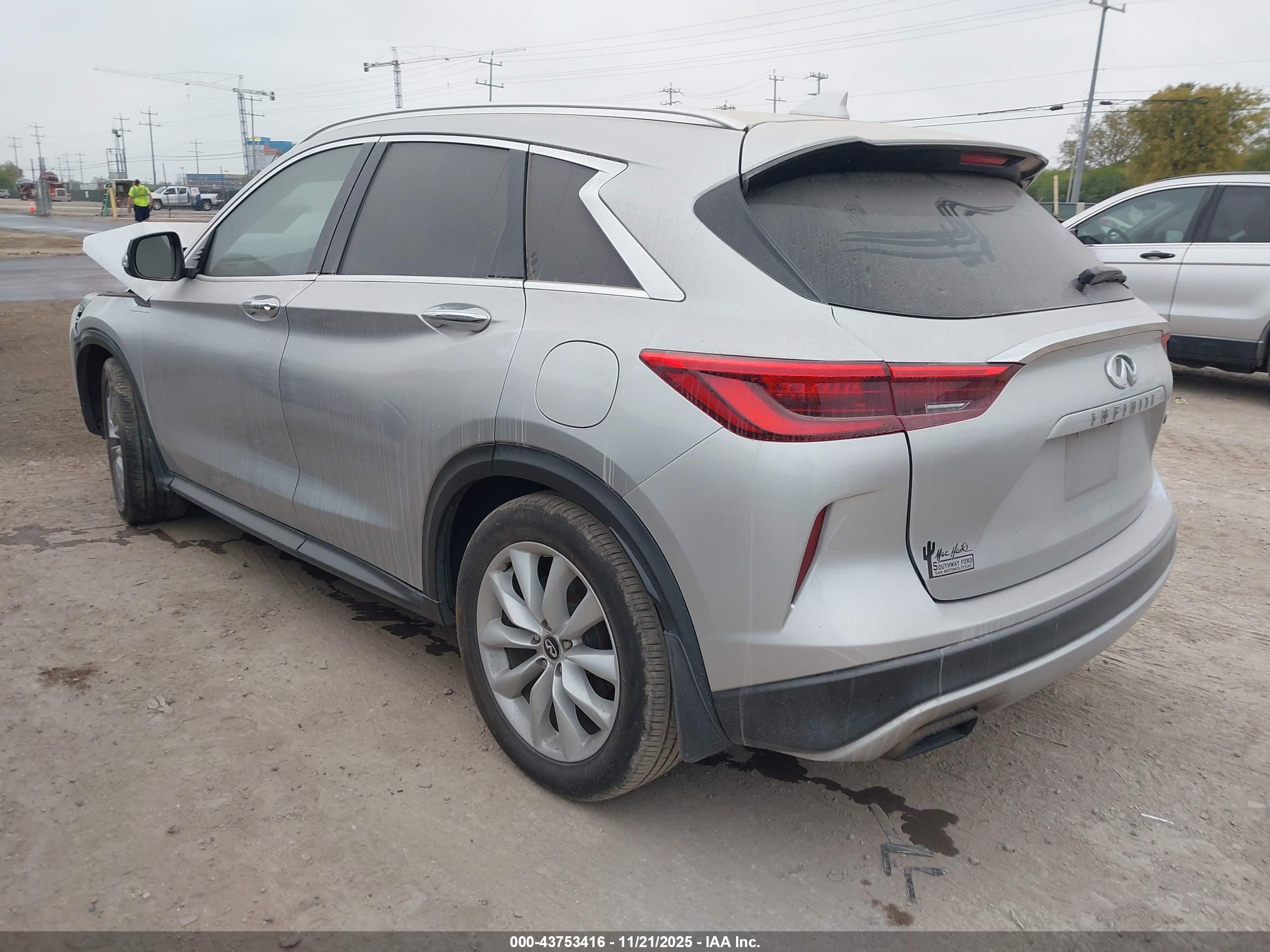 INFINITI QX50 image 3