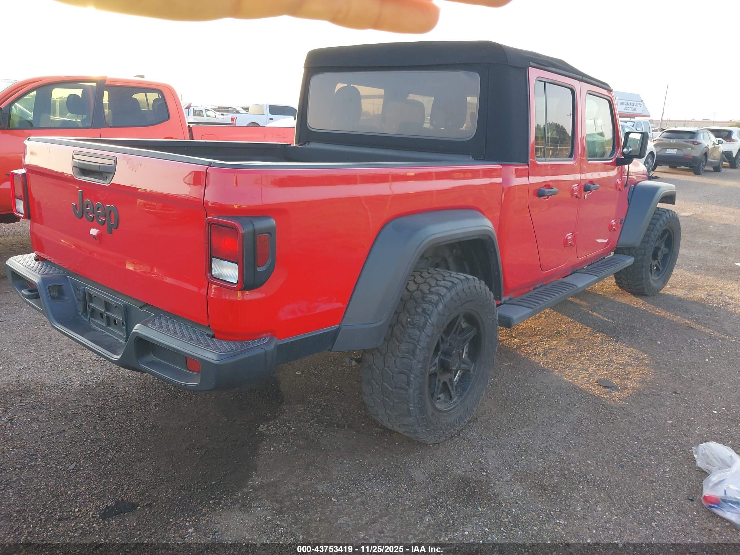 JEEP GLADIATOR image 4