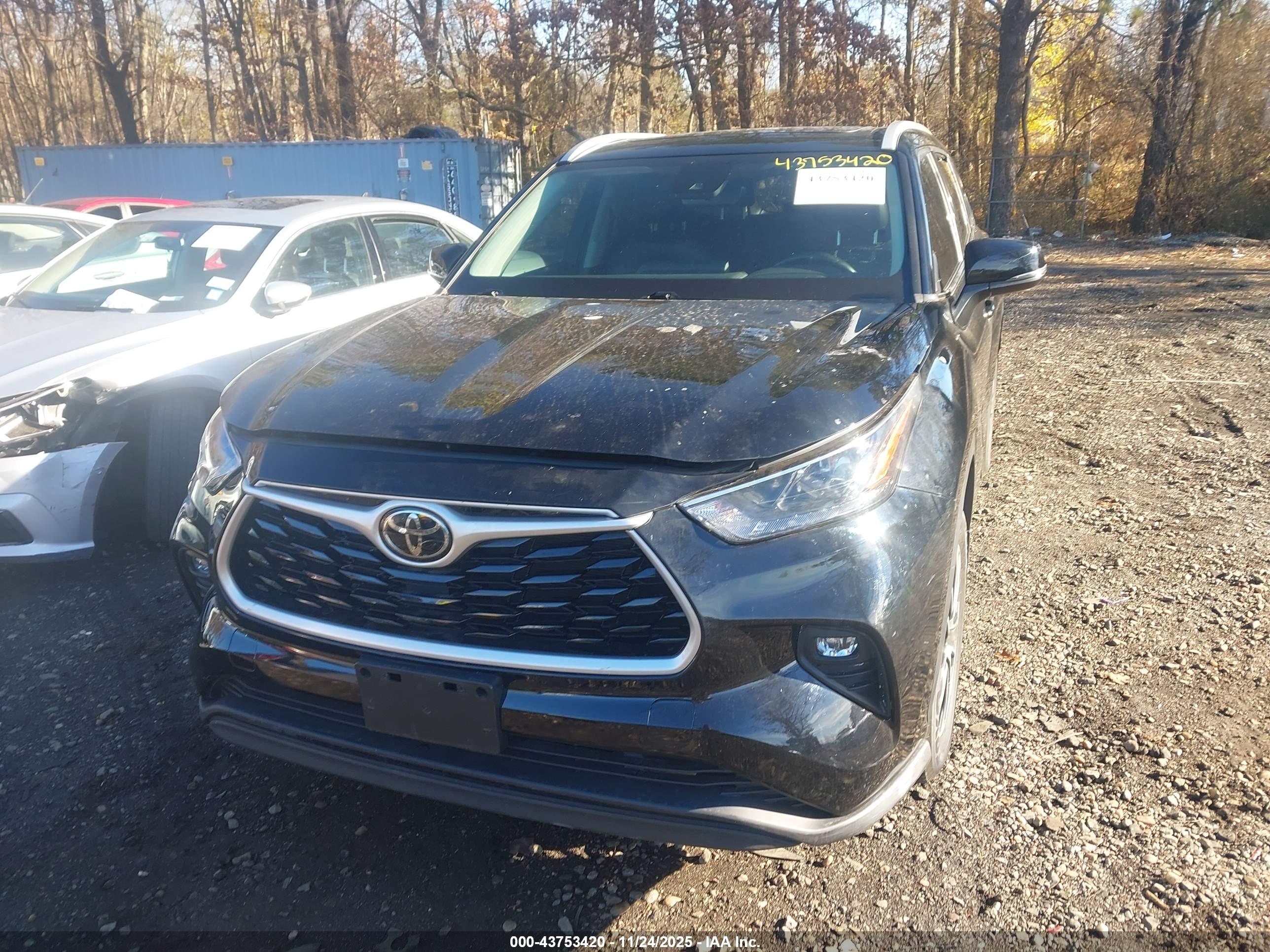 TOYOTA HIGHLANDER image 6