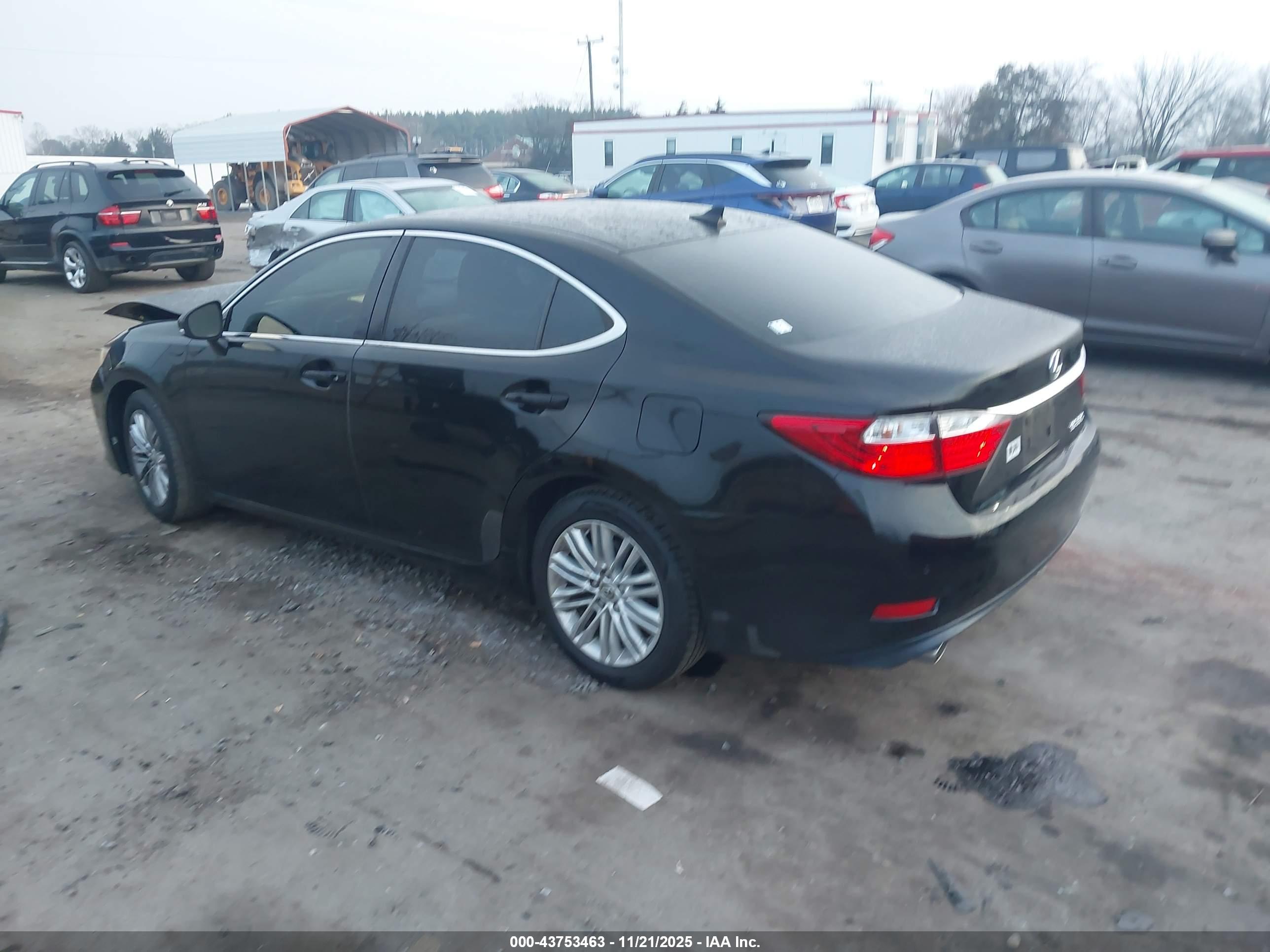 LEXUS ES image 3