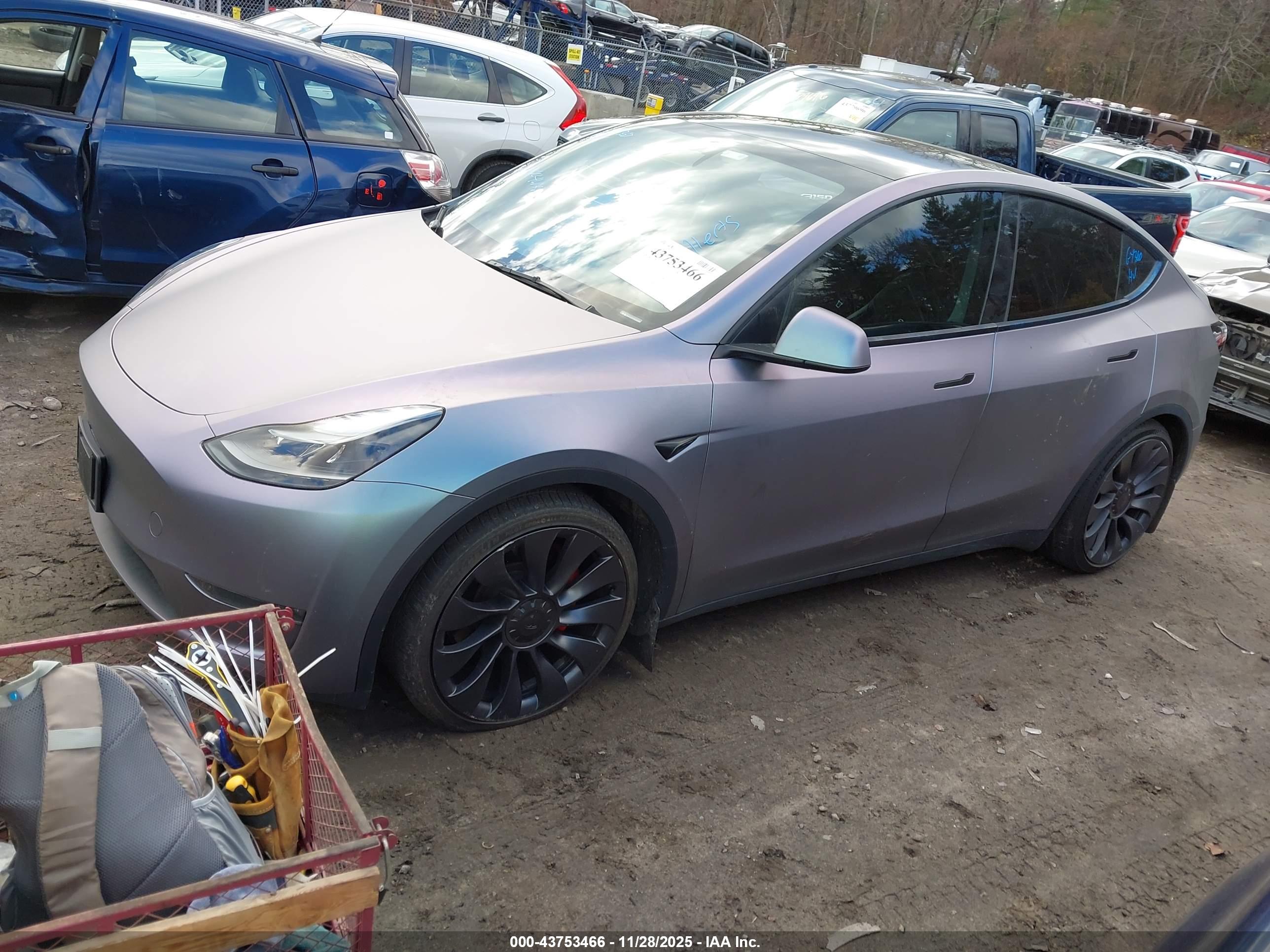 TESLA MODEL image 2