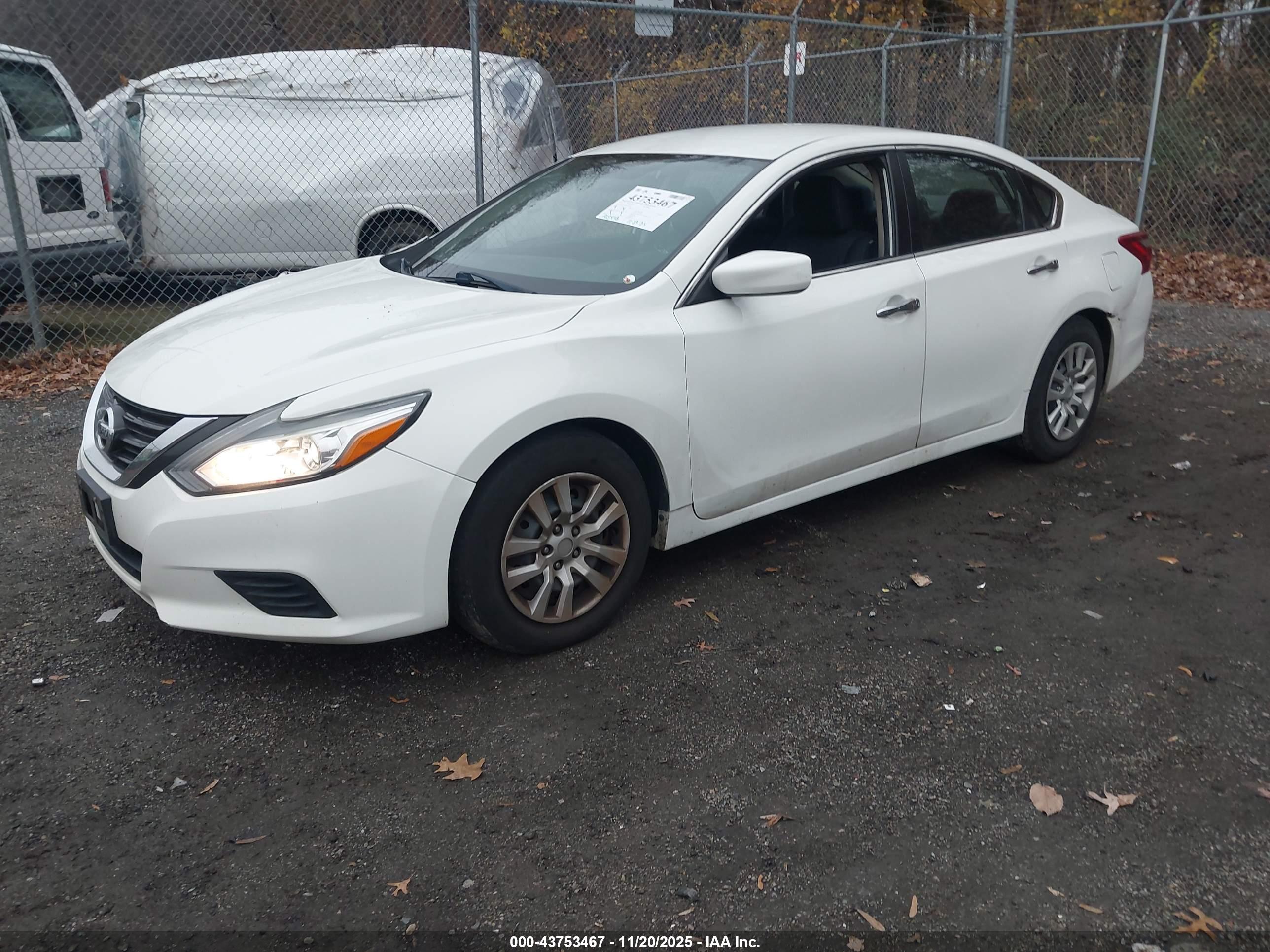 NISSAN ALTIMA image 2