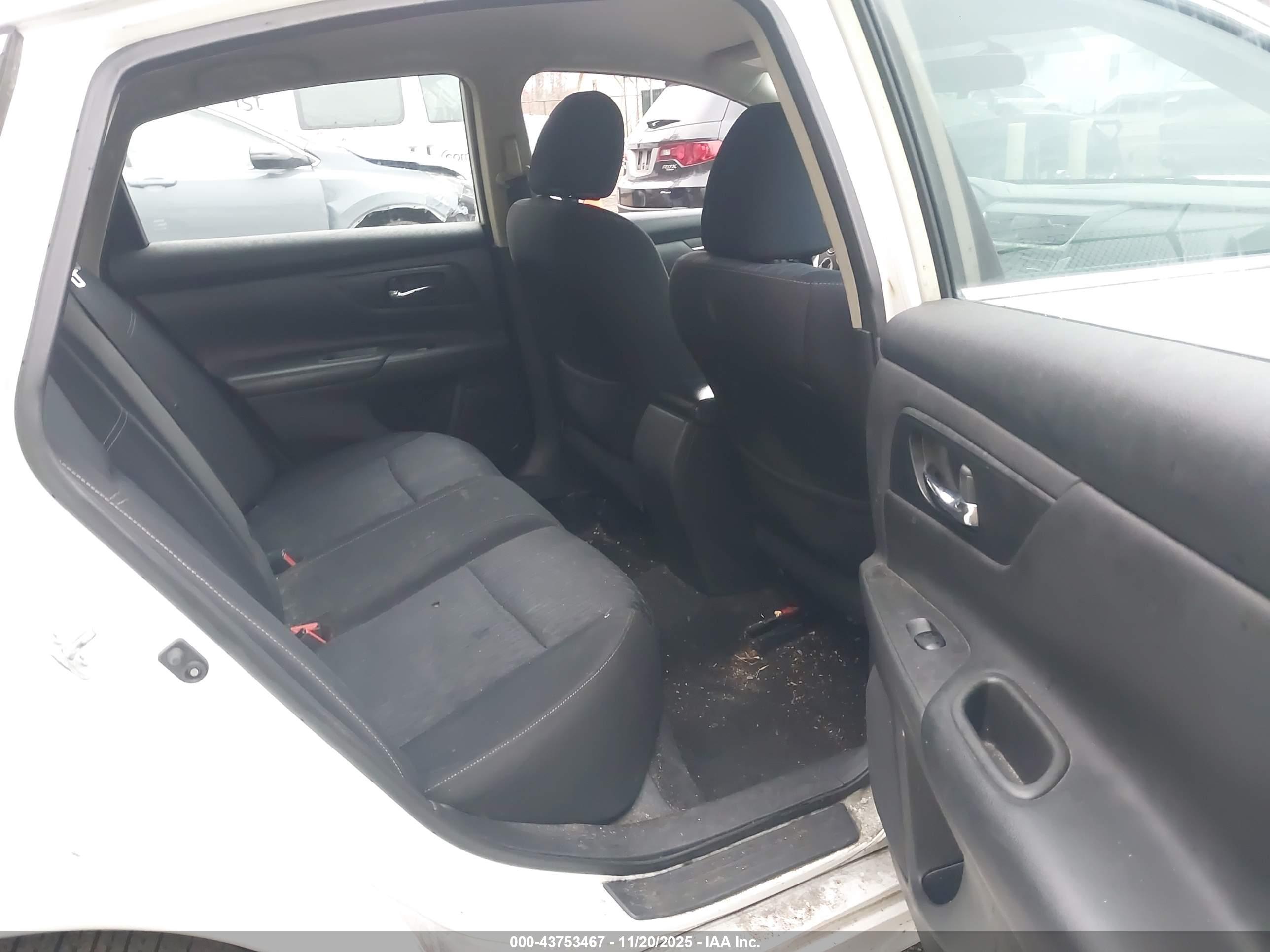 NISSAN ALTIMA image 8