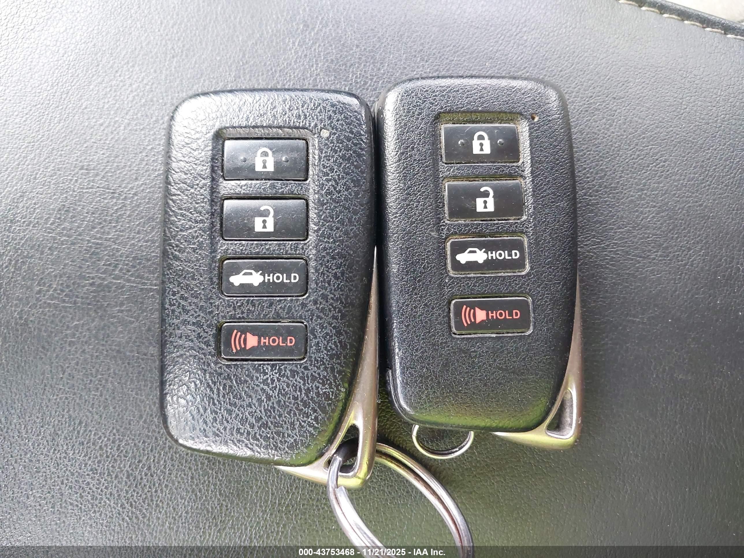 LEXUS ES image 11