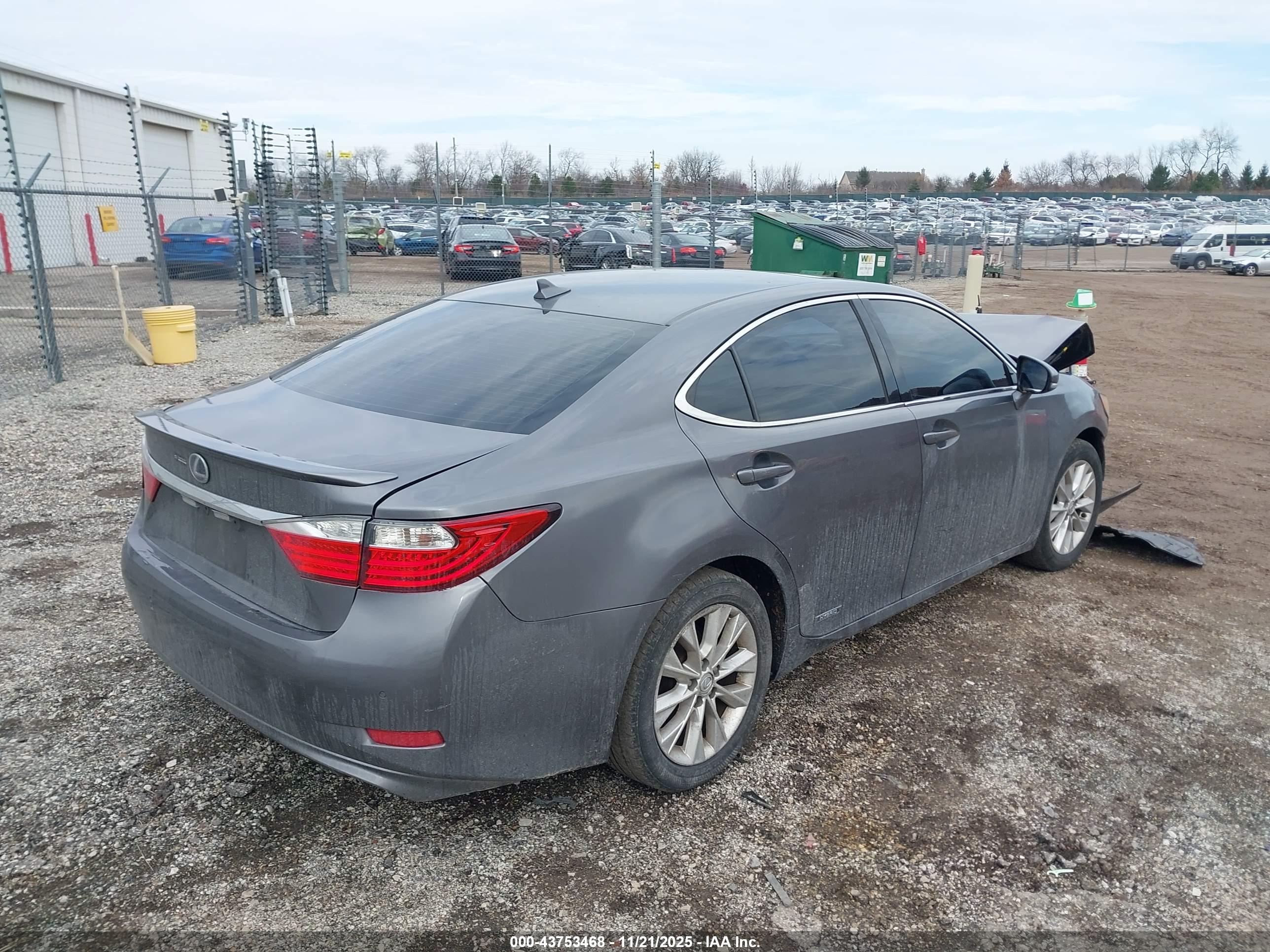 LEXUS ES image 4