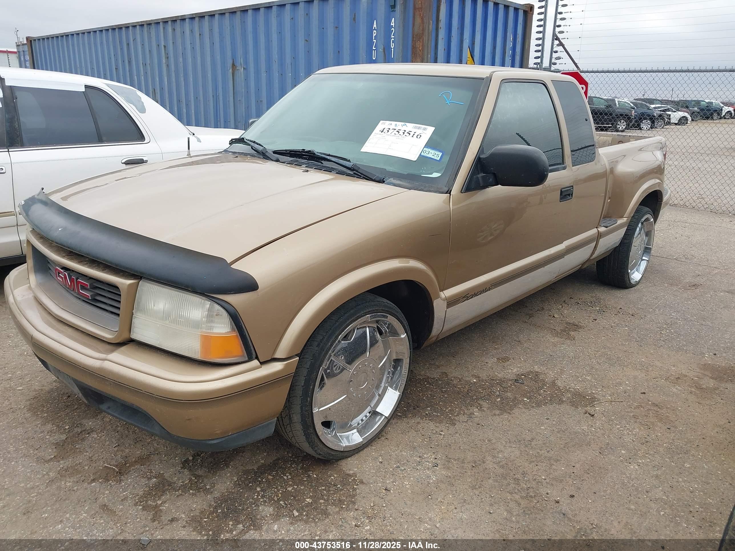 GMC SONOMA image 2