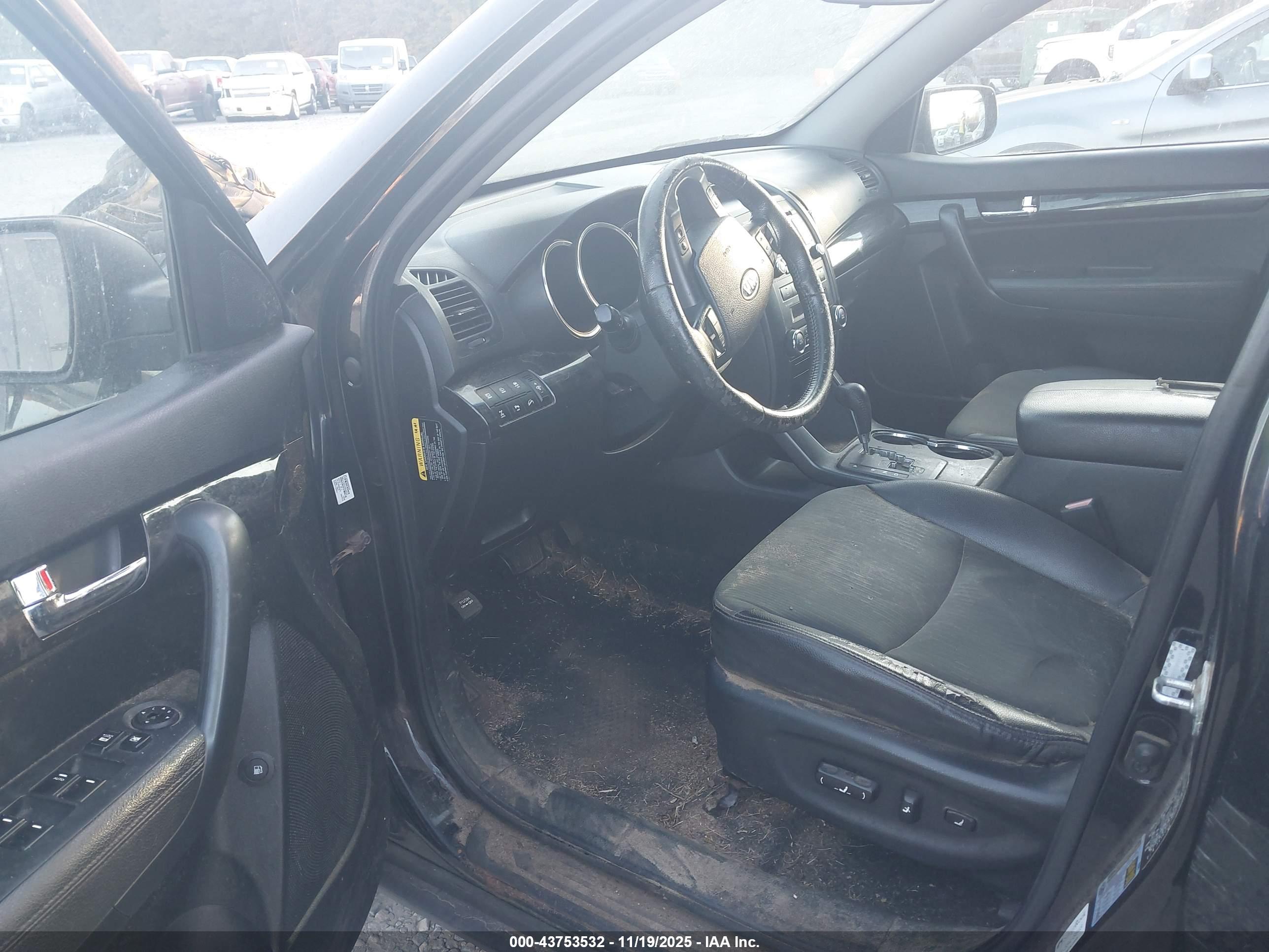 KIA SORENTO image 5