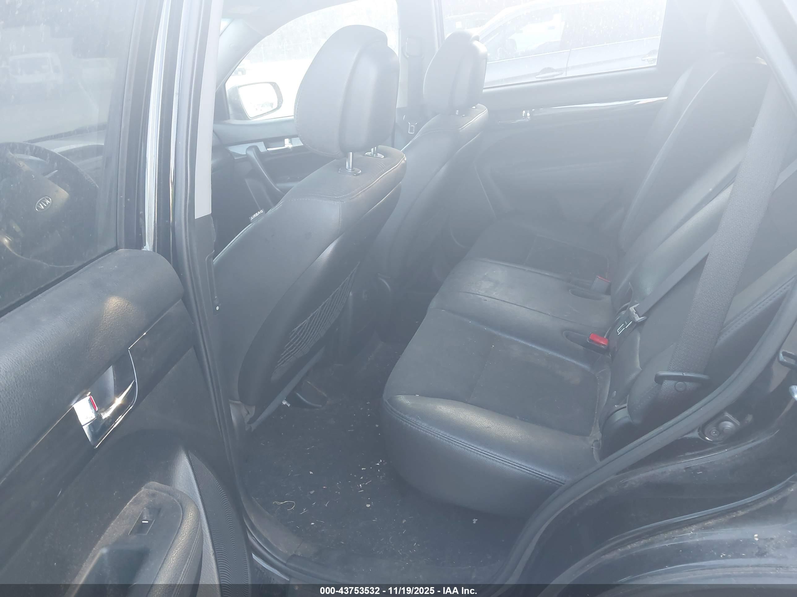 KIA SORENTO image 8