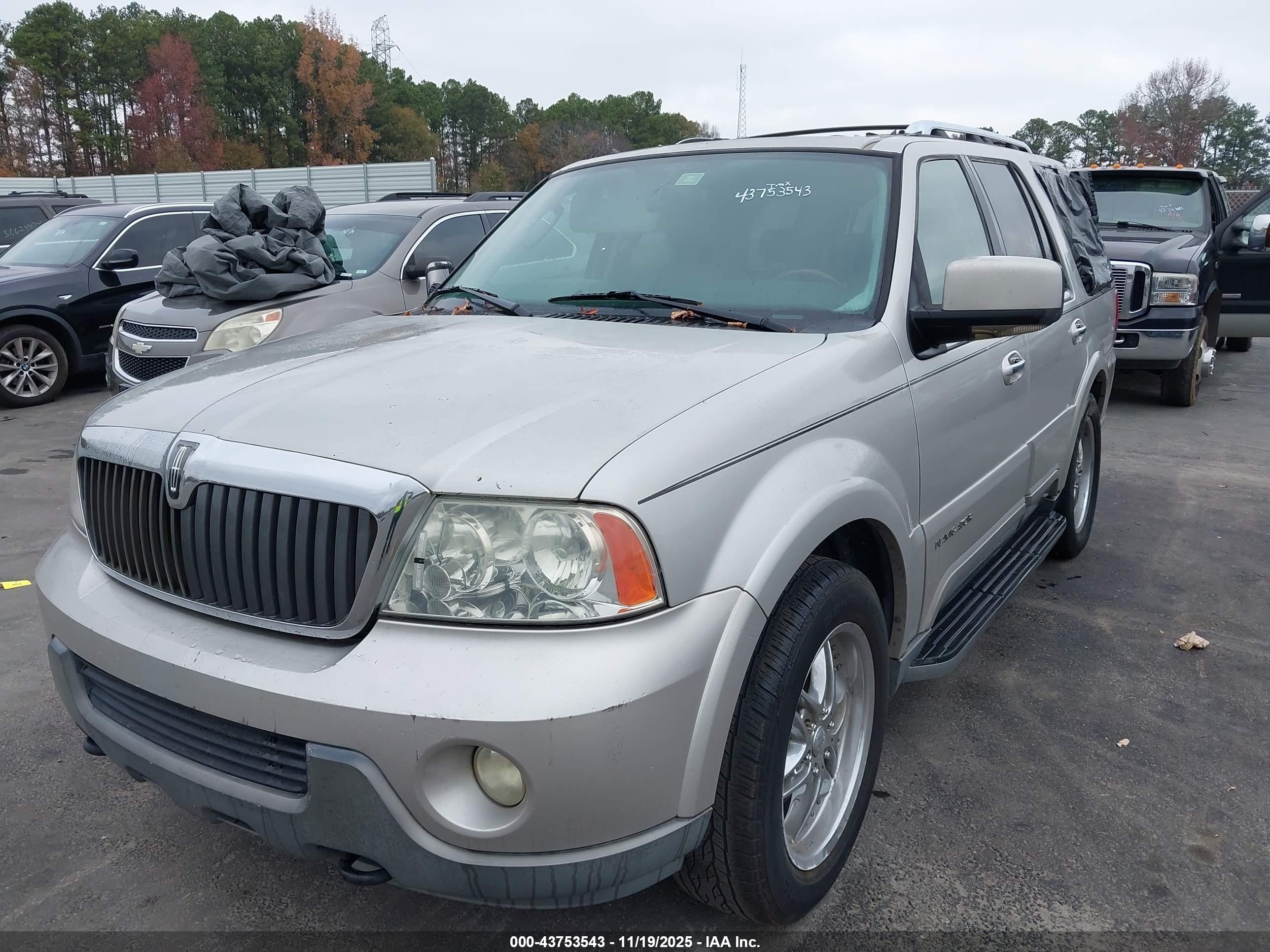 LINCOLN NAVIGATOR image 2