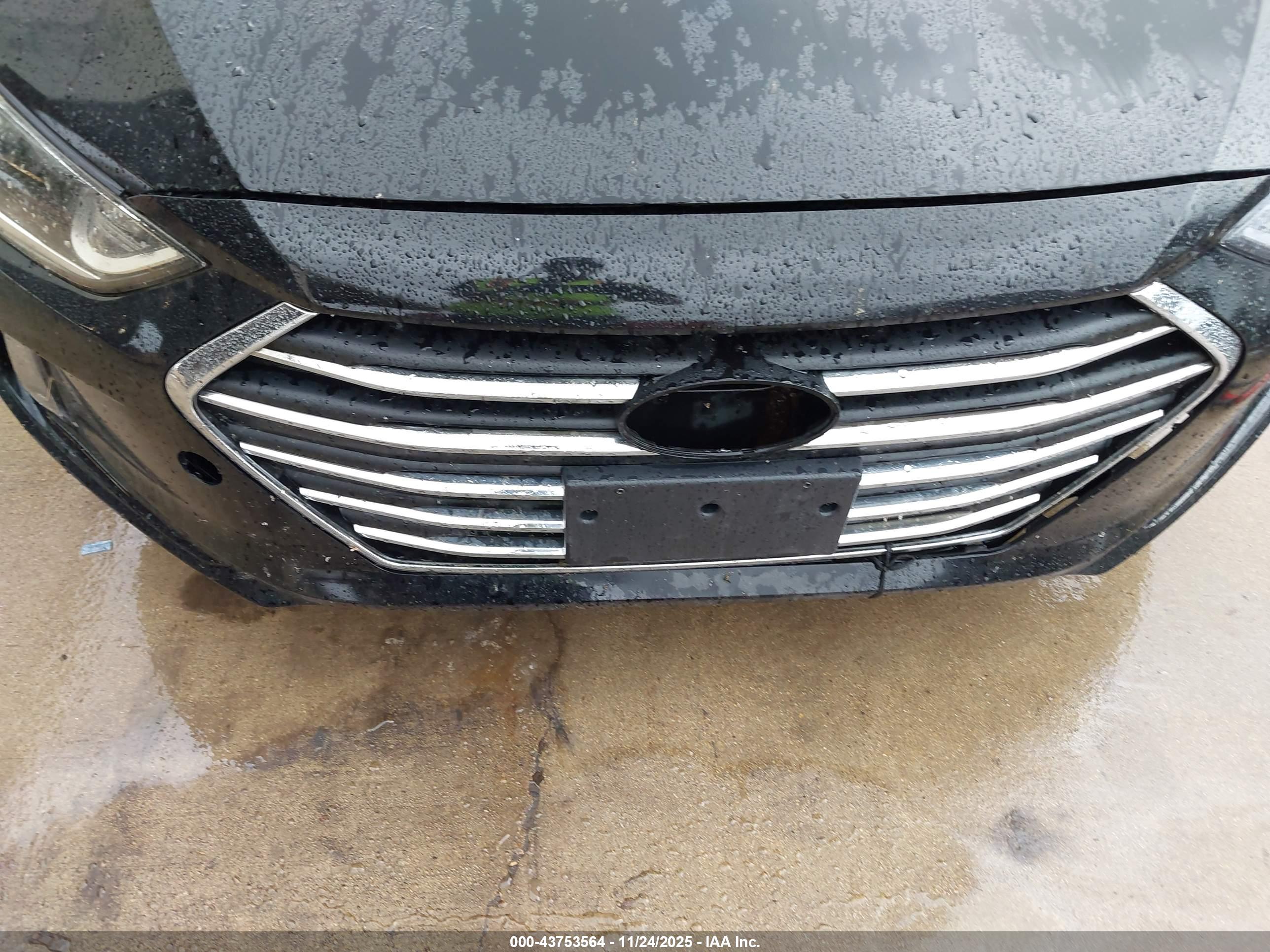 HYUNDAI ELANTRA image 6
