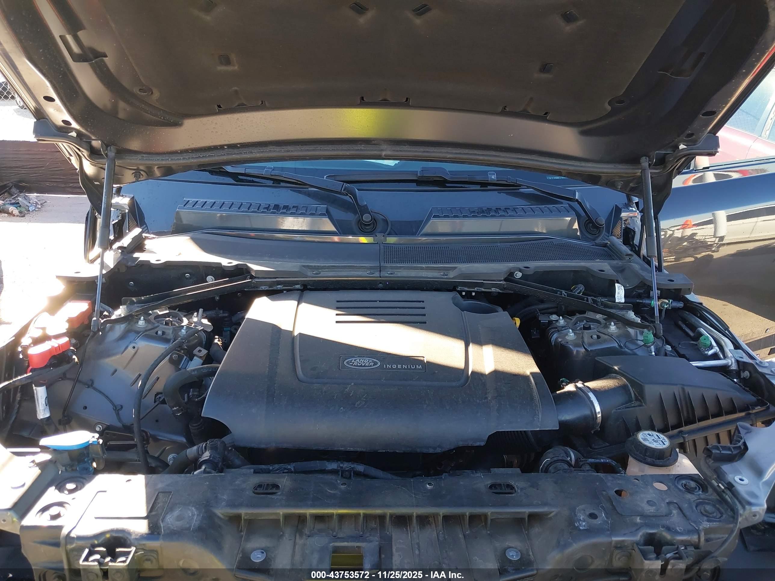 LAND ROVER image 10