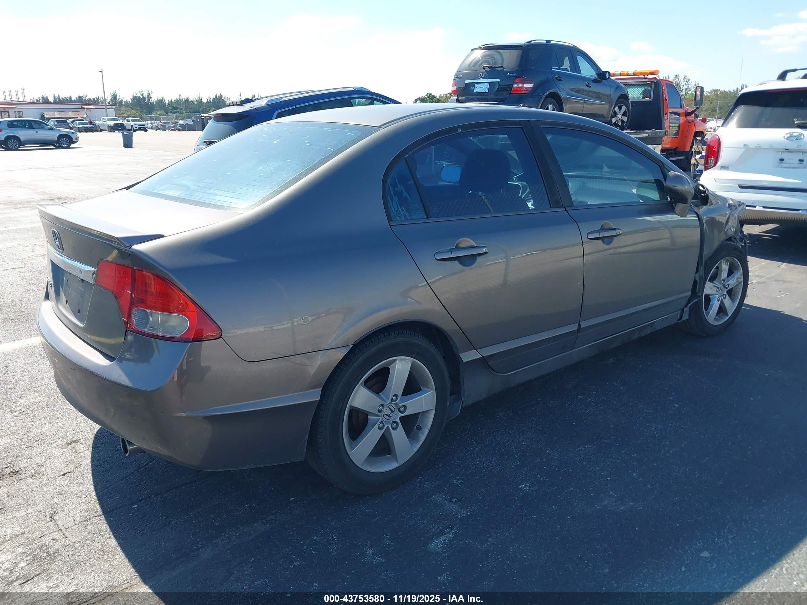 HONDA CIVIC image 4