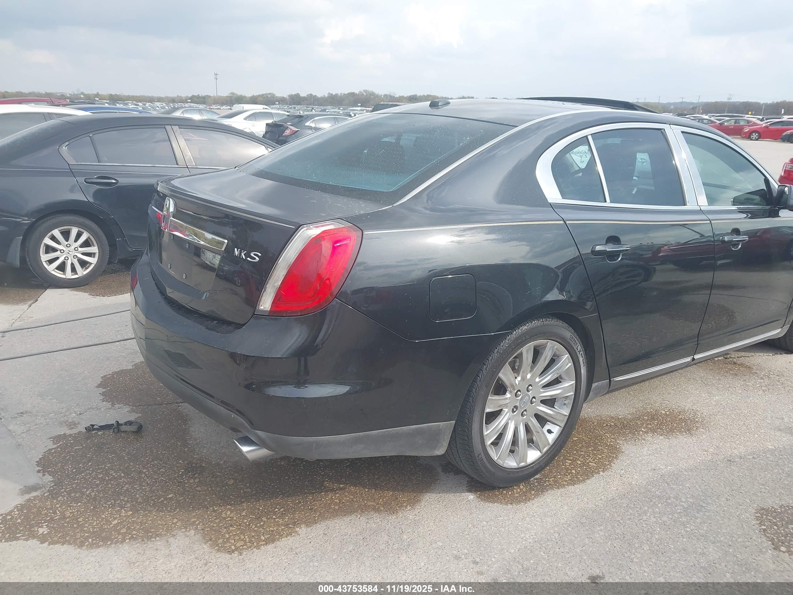 LINCOLN MKS image 4