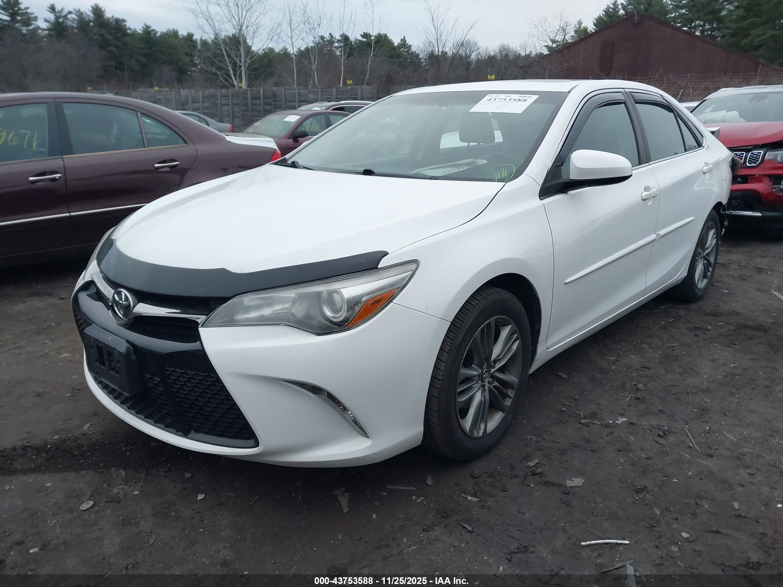 TOYOTA CAMRY image 2