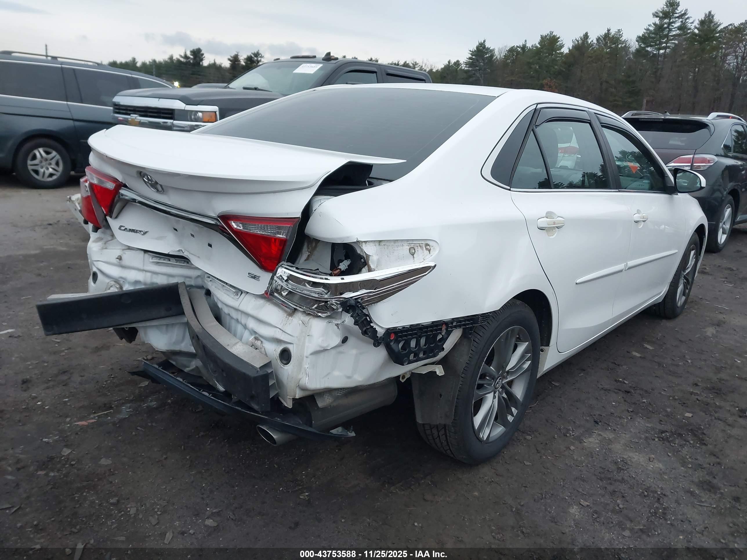 TOYOTA CAMRY image 4