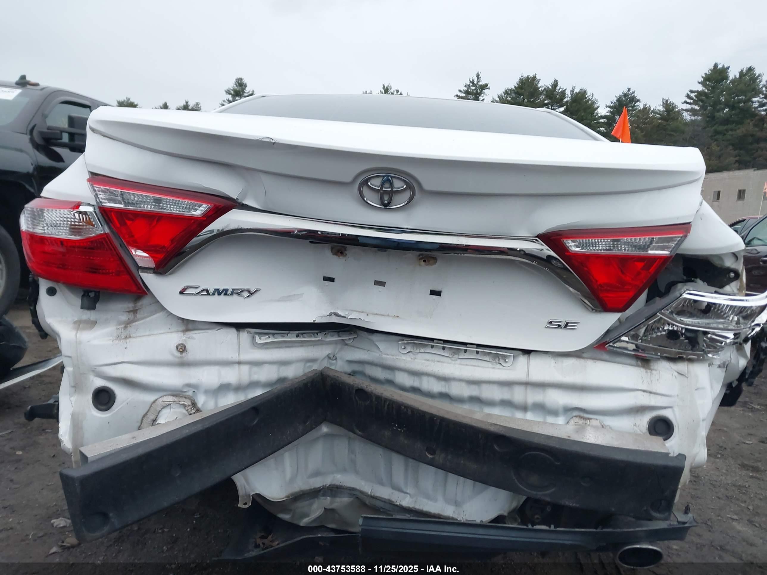TOYOTA CAMRY image 6