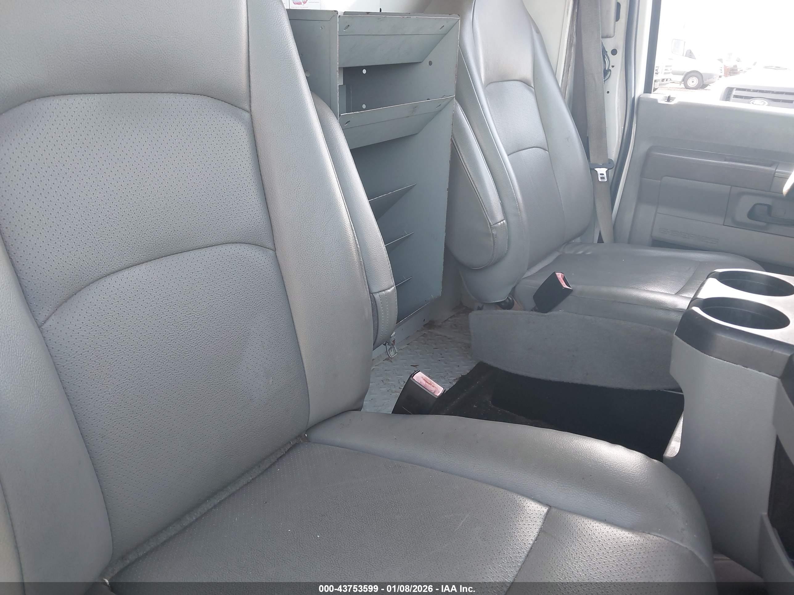 FORD E-350 image 8