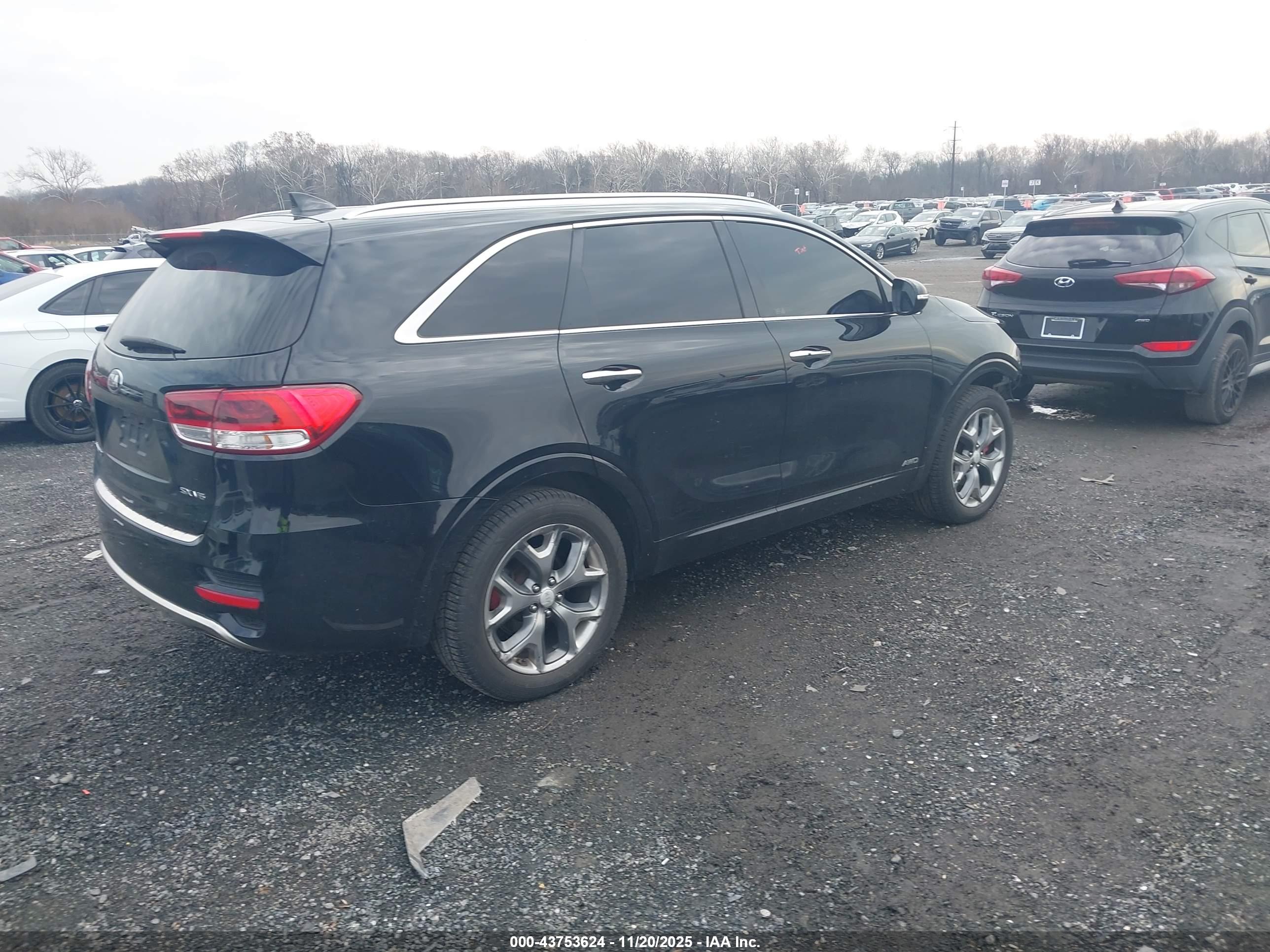 KIA SORENTO image 4