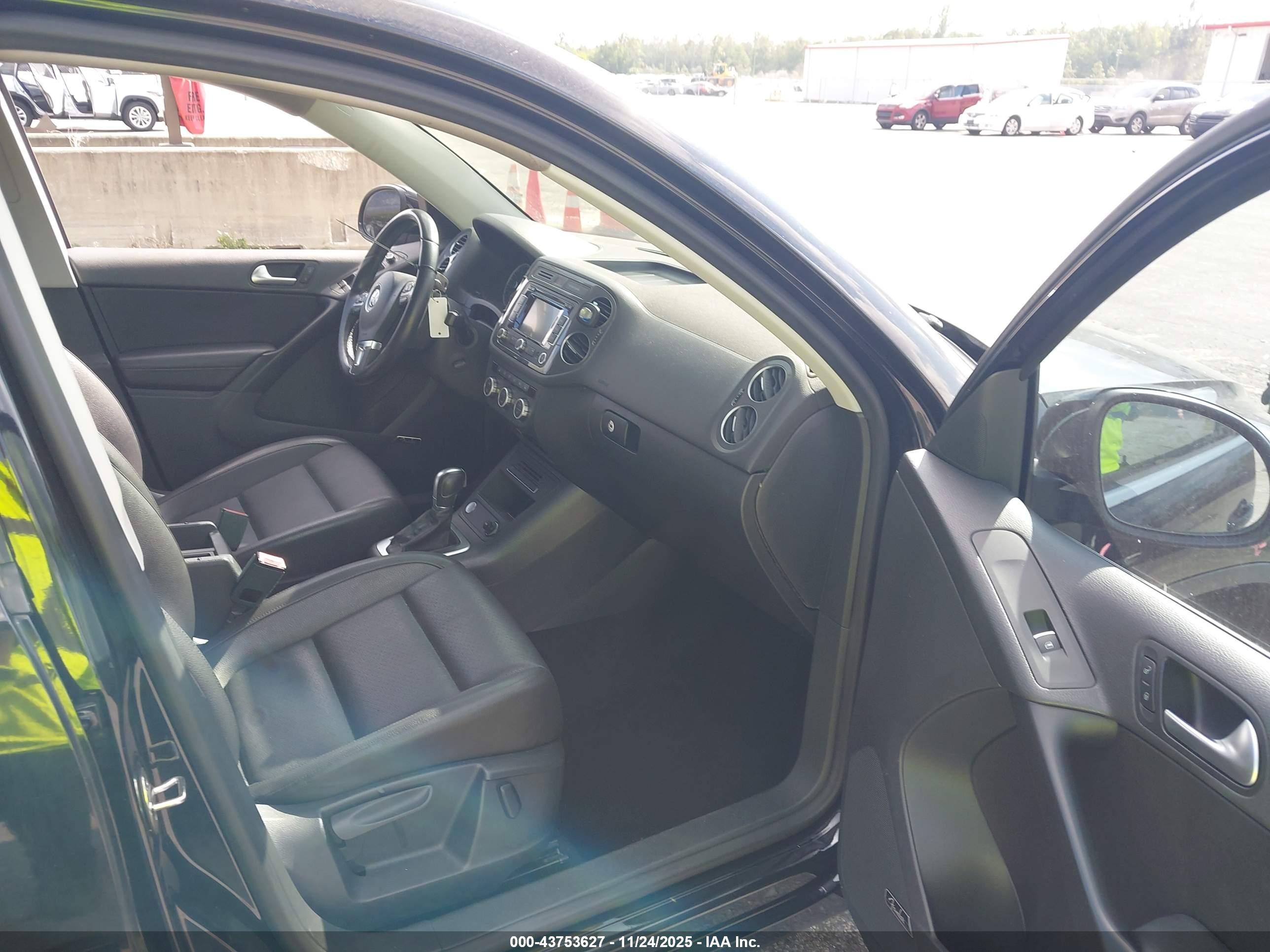 VOLKSWAGEN TIGUAN image 5