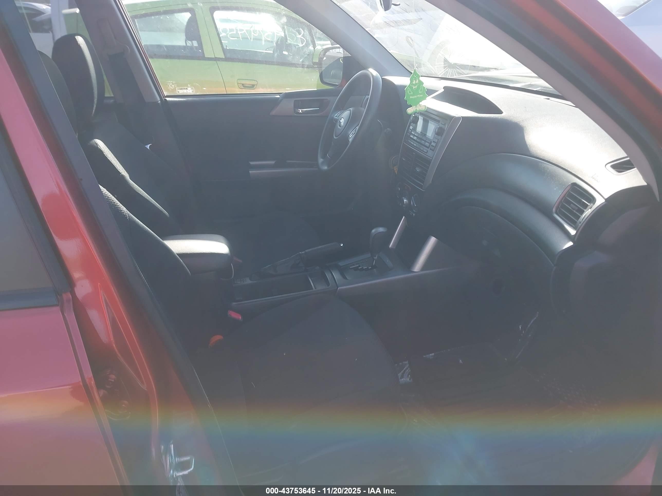 SUBARU FORESTER image 5
