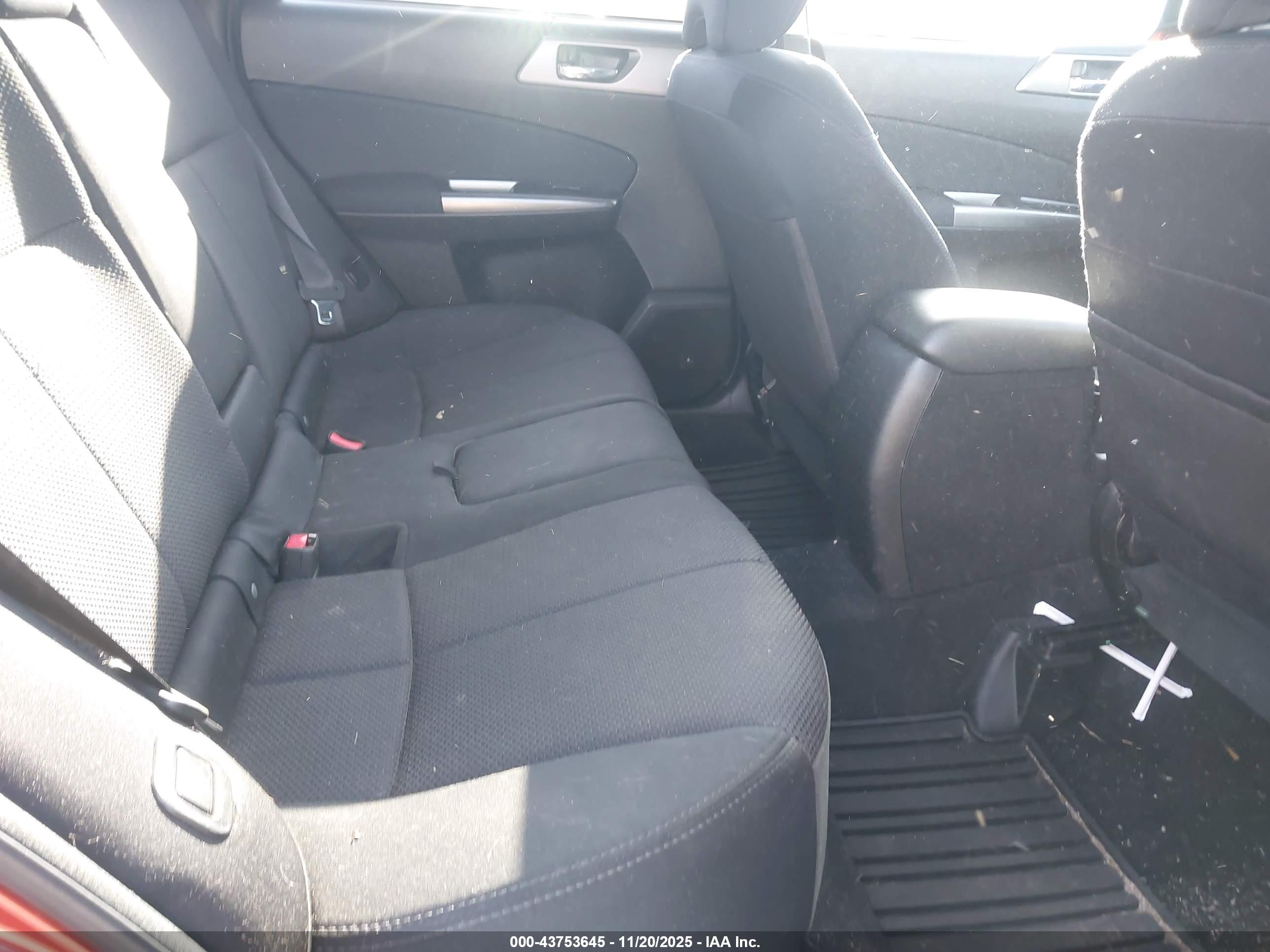 SUBARU FORESTER image 8