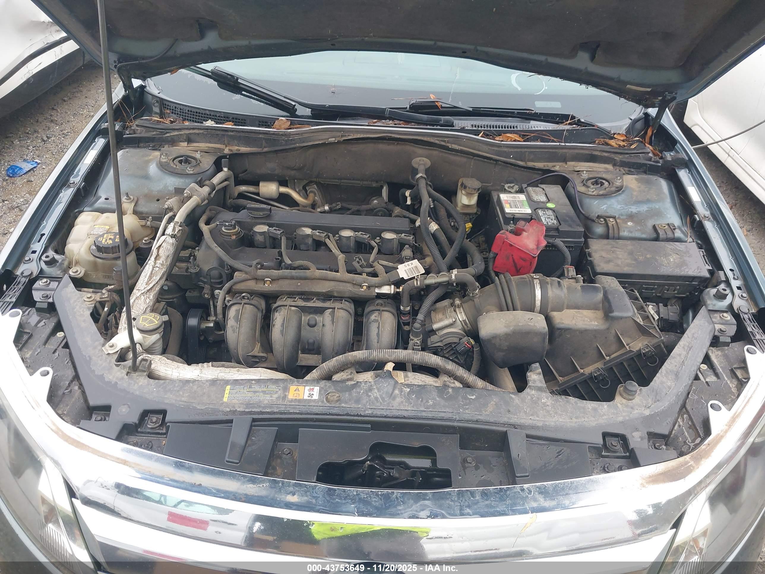 FORD FUSION image 10
