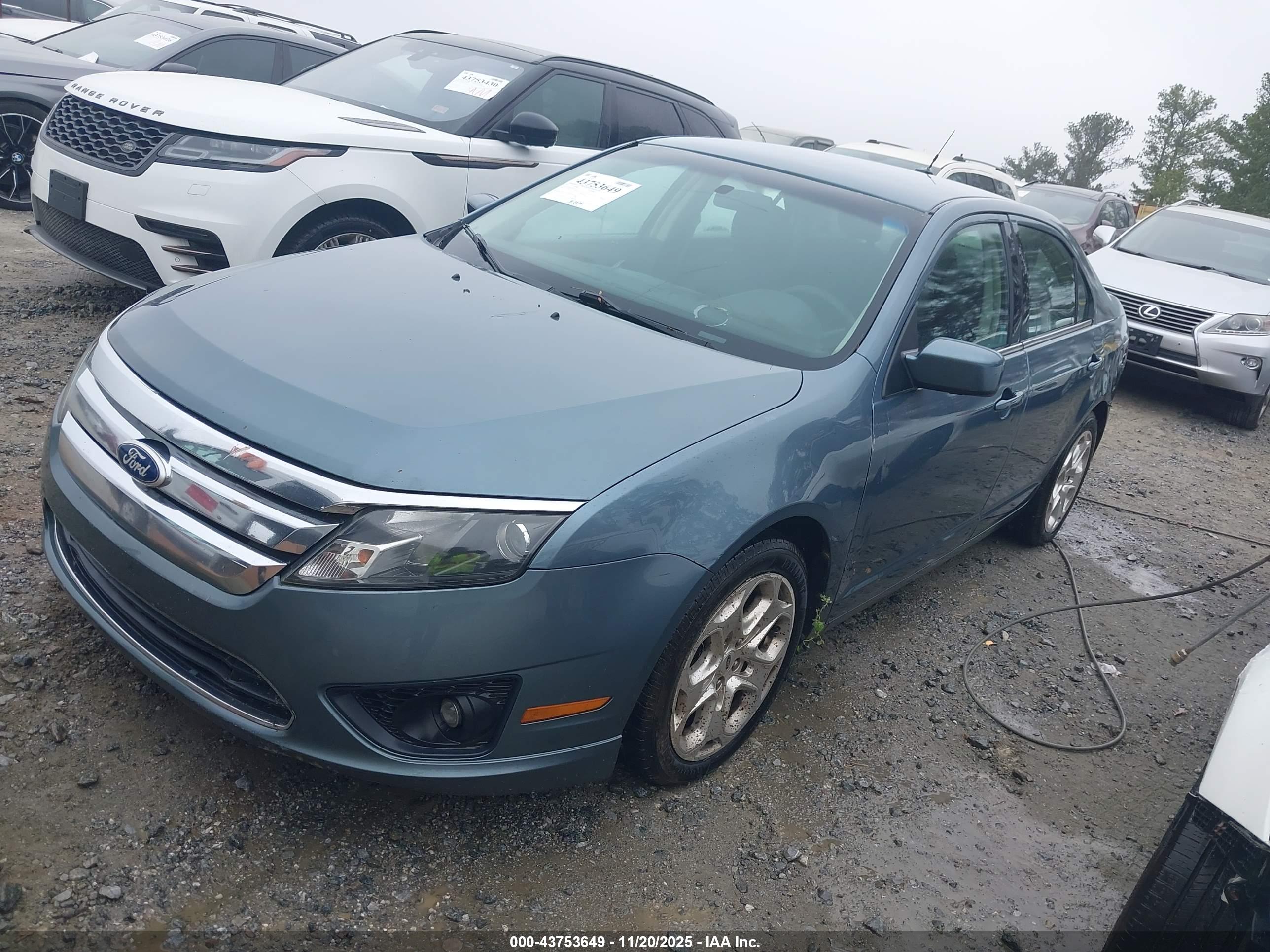 FORD FUSION image 2