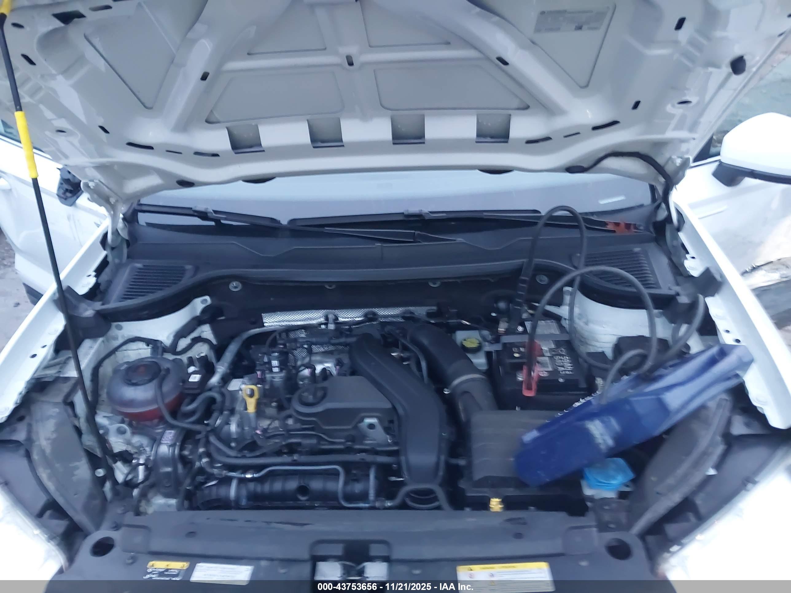 VOLKSWAGEN TAOS image 10