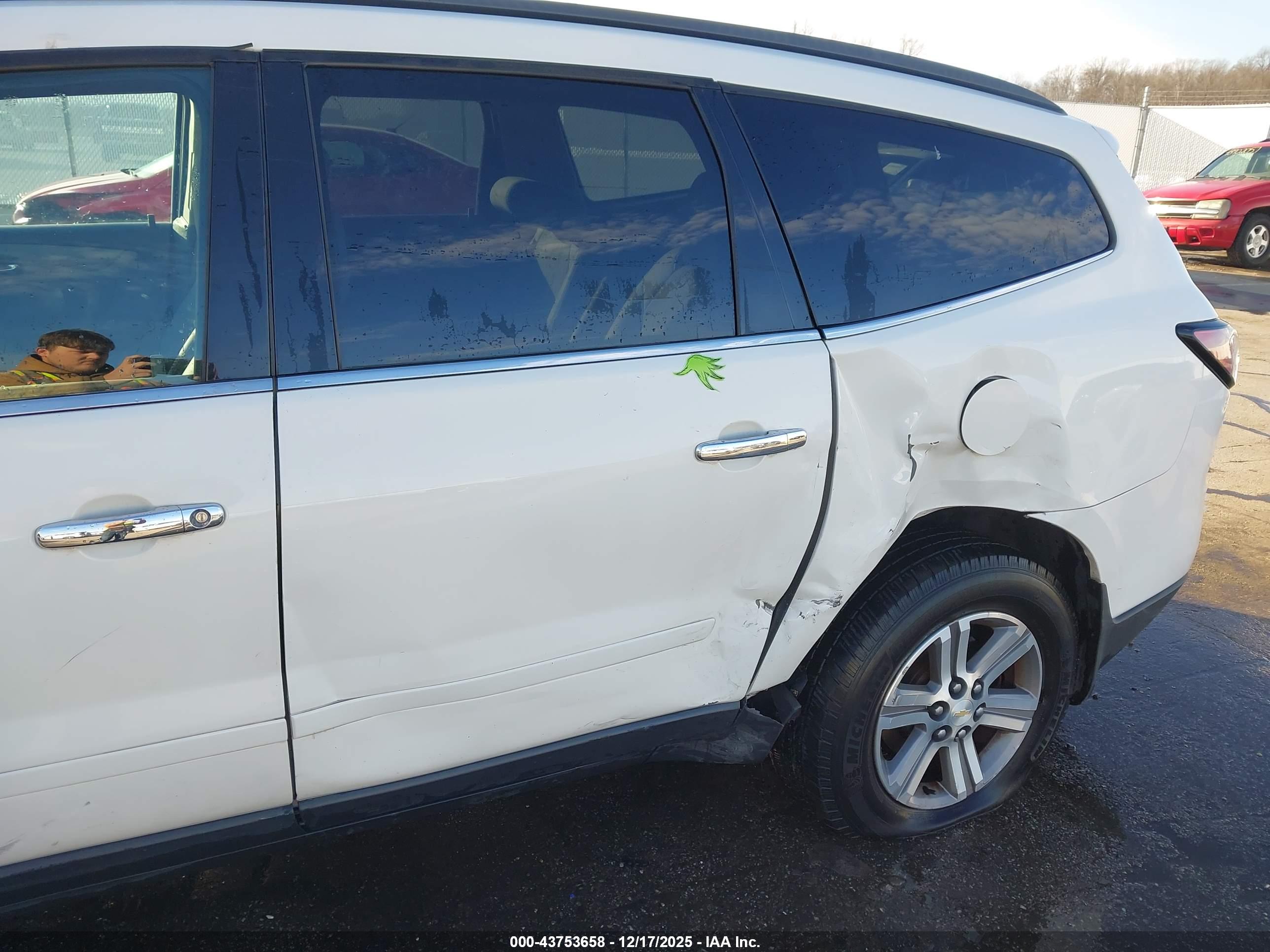 CHEVROLET TRAVERSE image 6