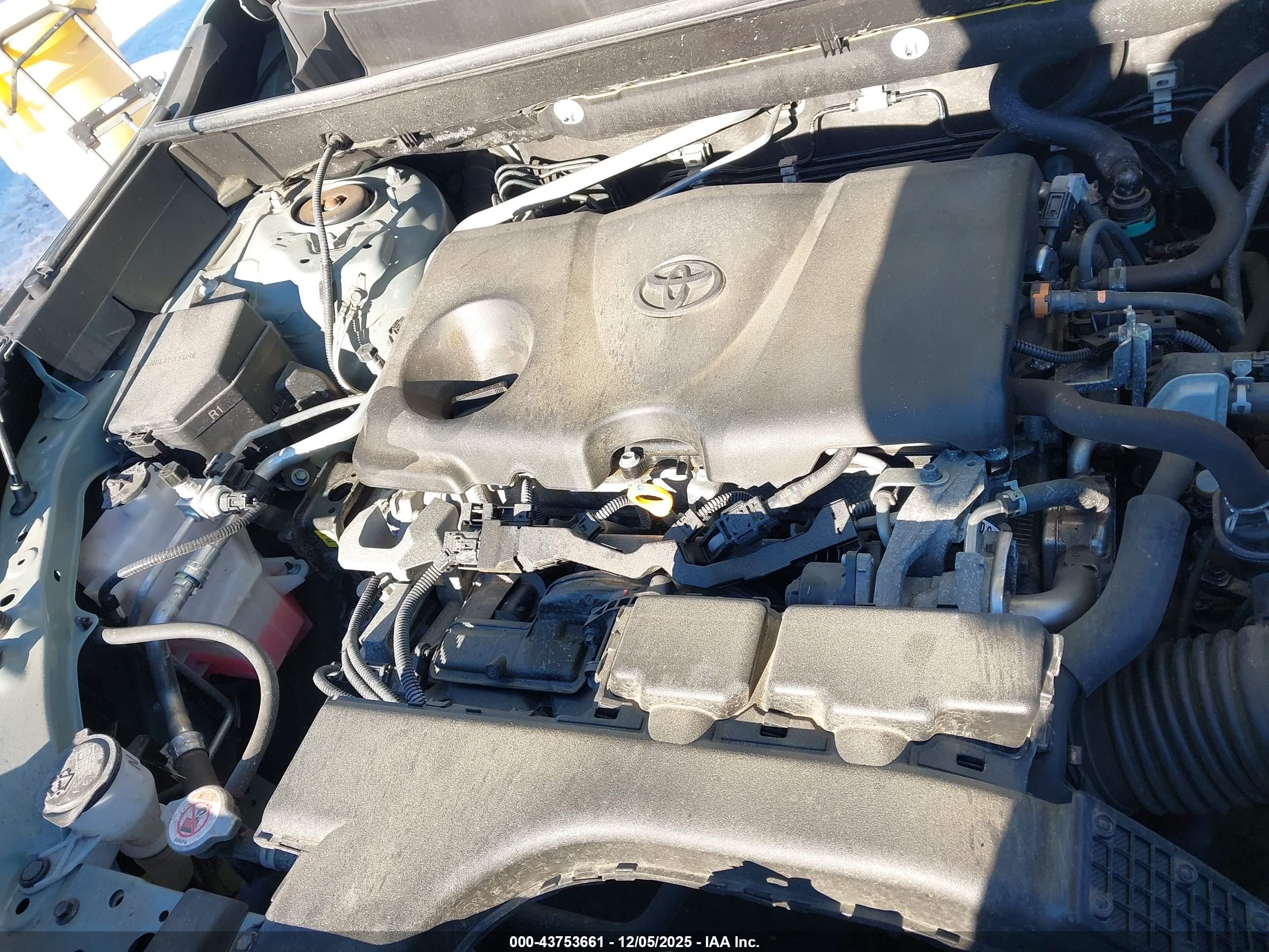 TOYOTA RAV4 image 10