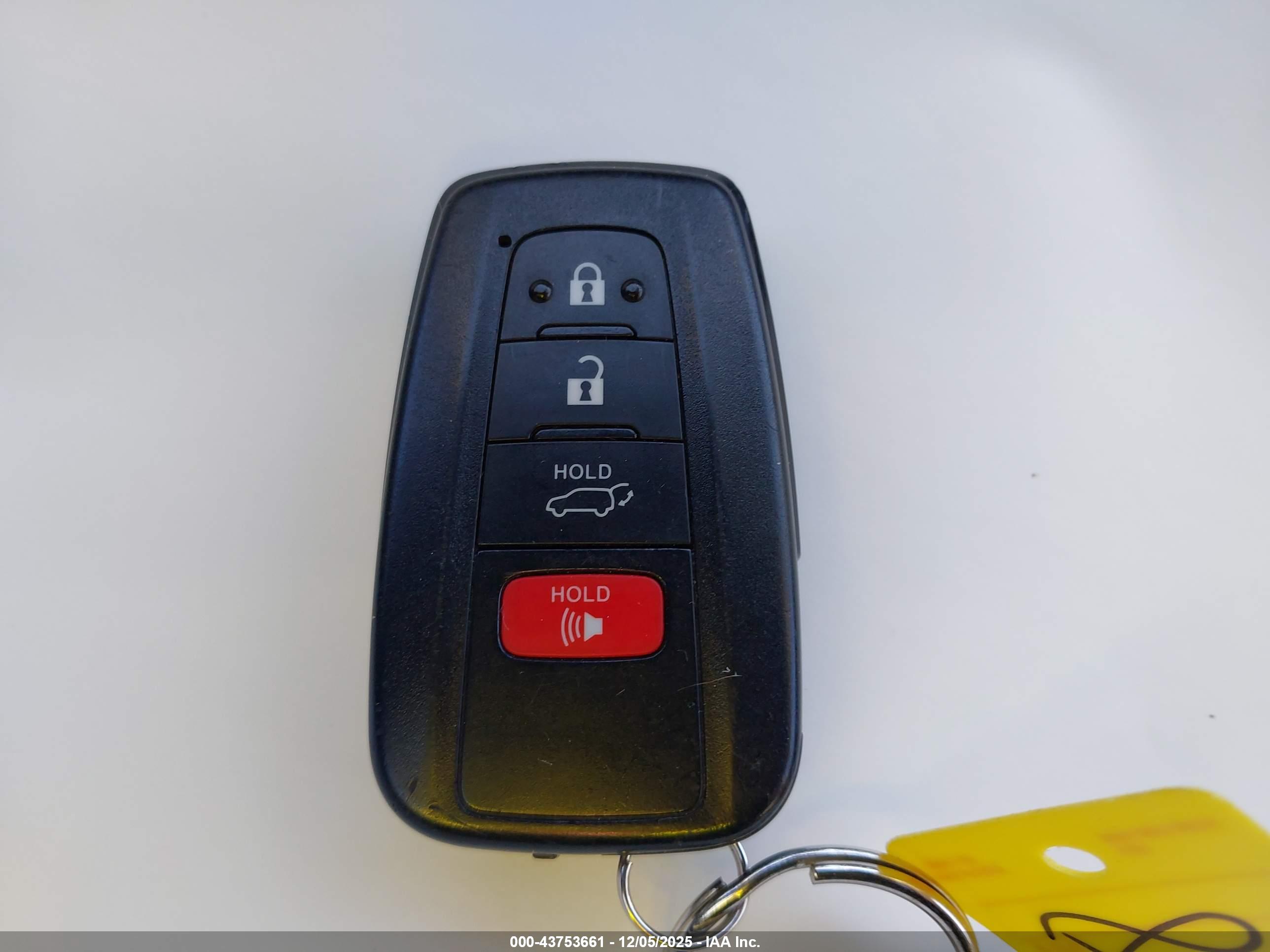 TOYOTA RAV4 image 11