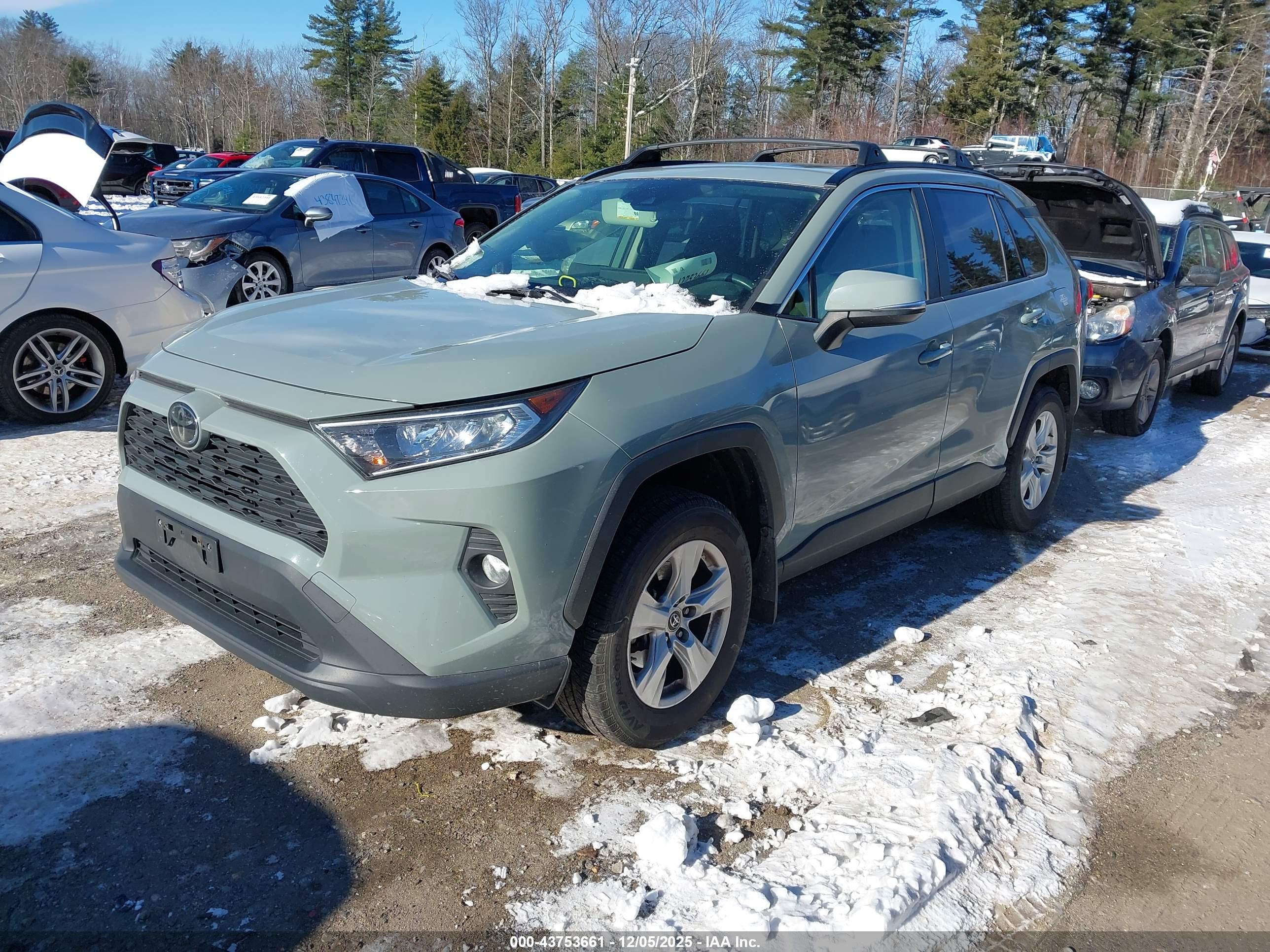 TOYOTA RAV4 image 2