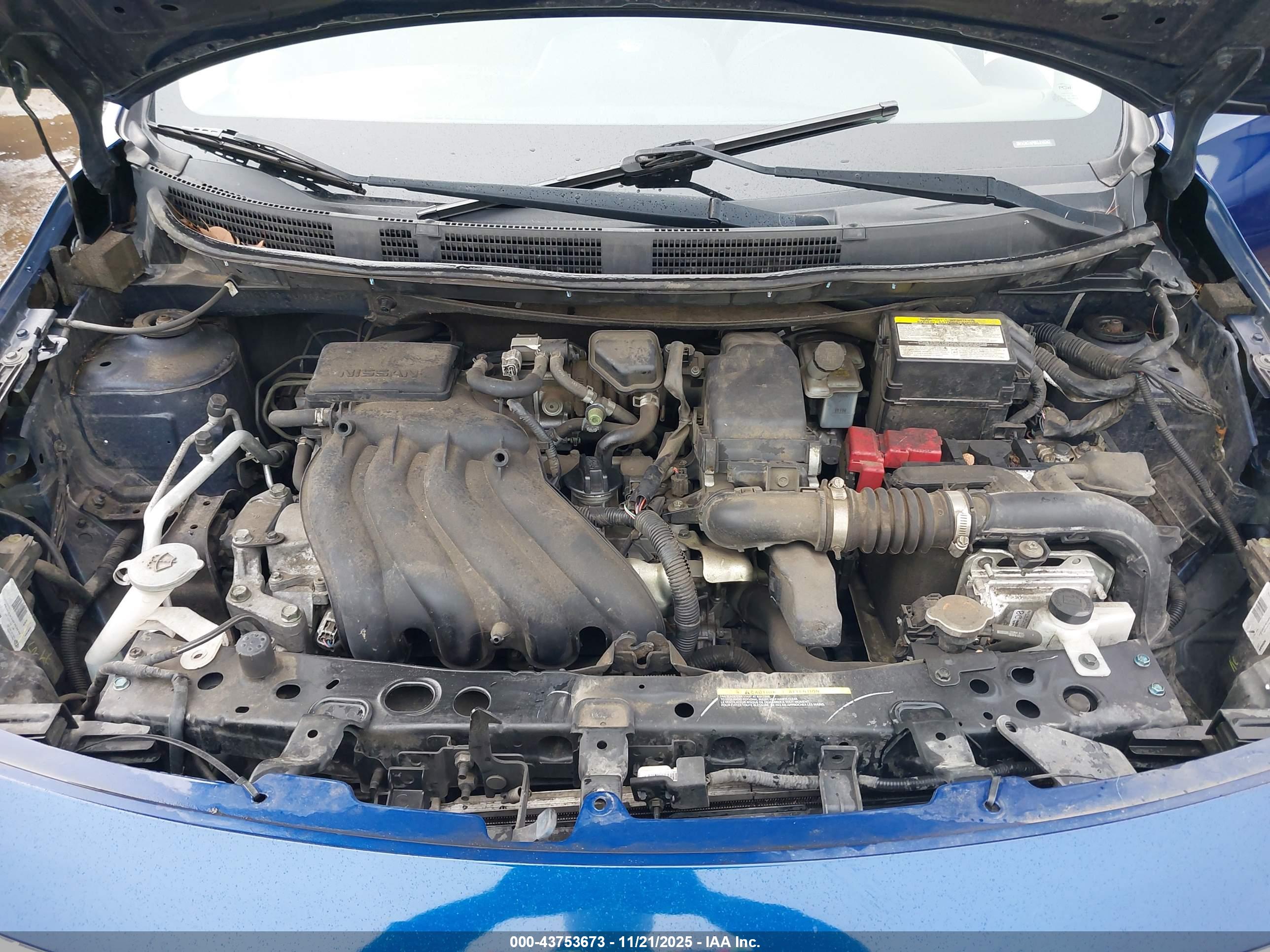 NISSAN VERSA image 10