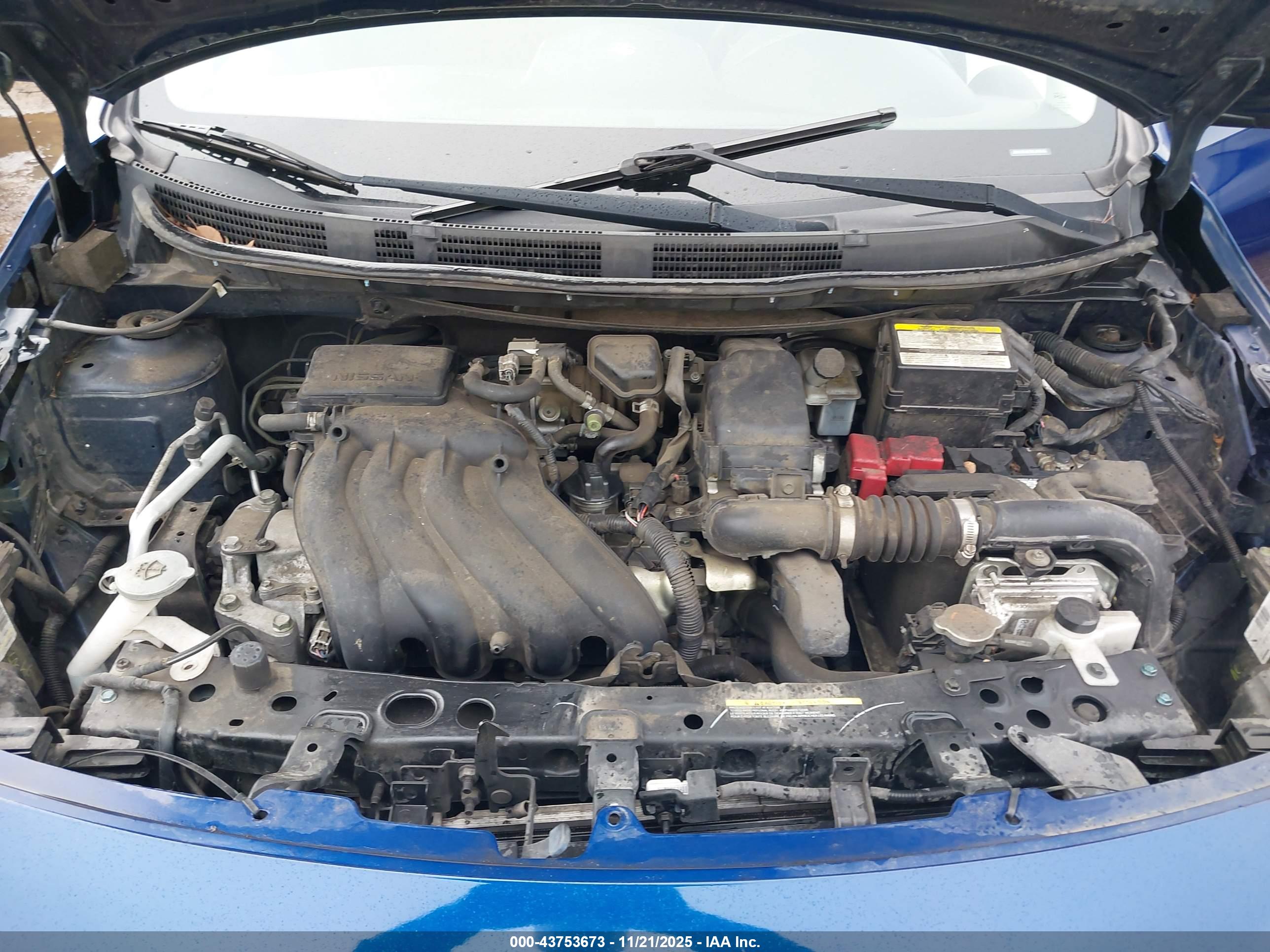 NISSAN VERSA image 6