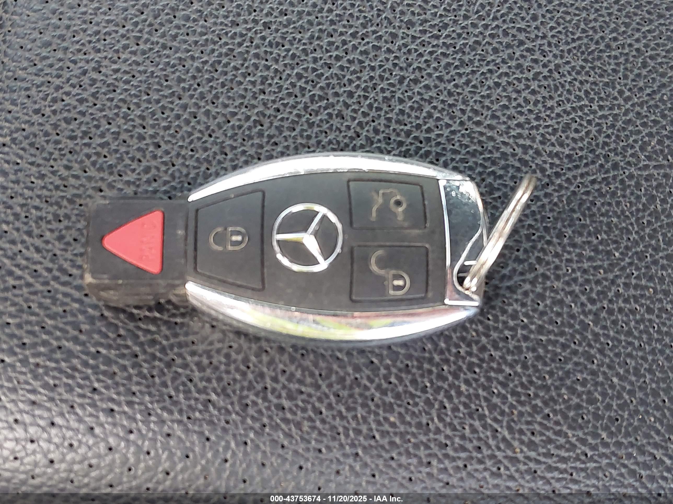 MERCEDES-BENZ E image 11