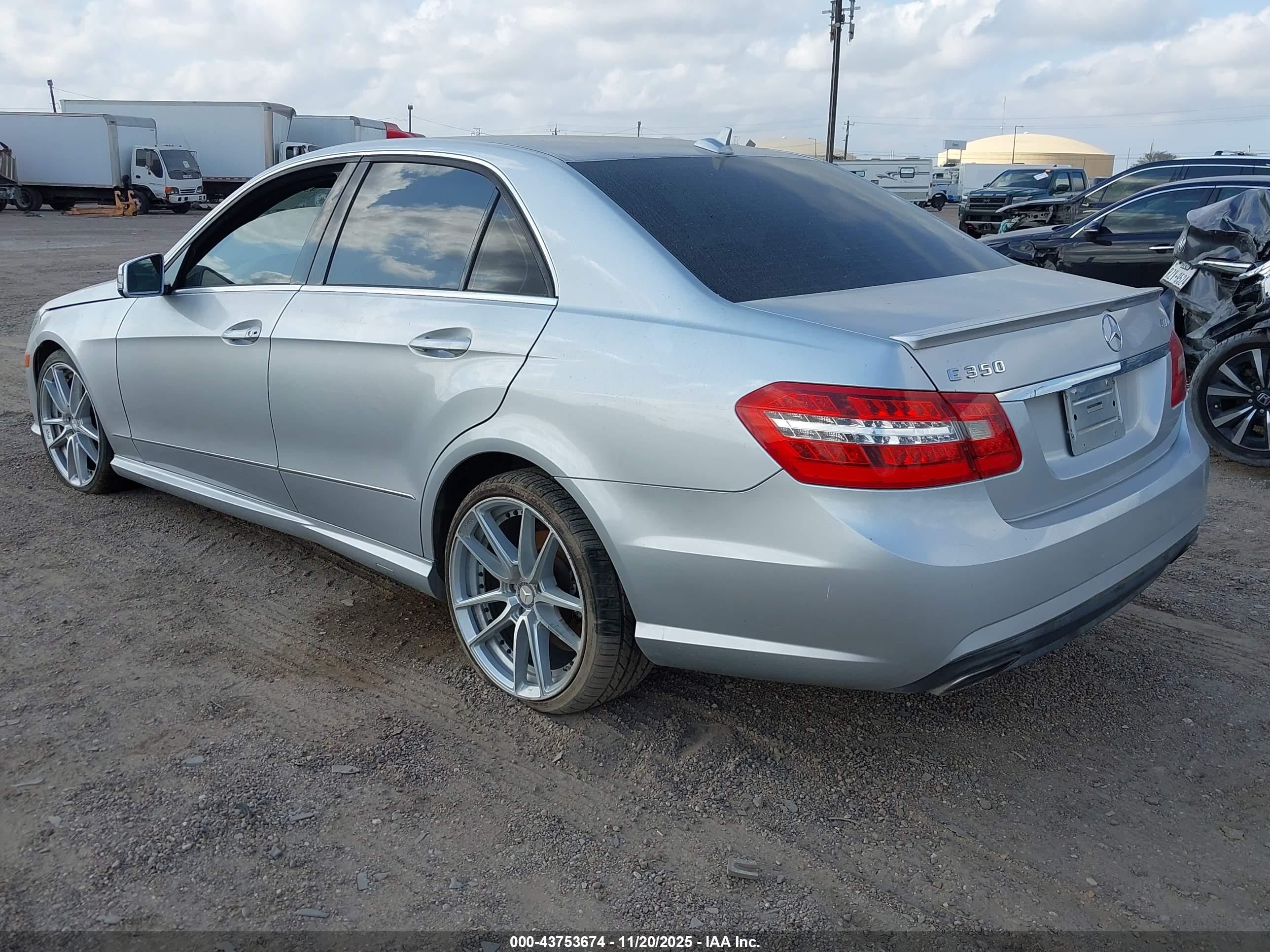 MERCEDES-BENZ E image 3