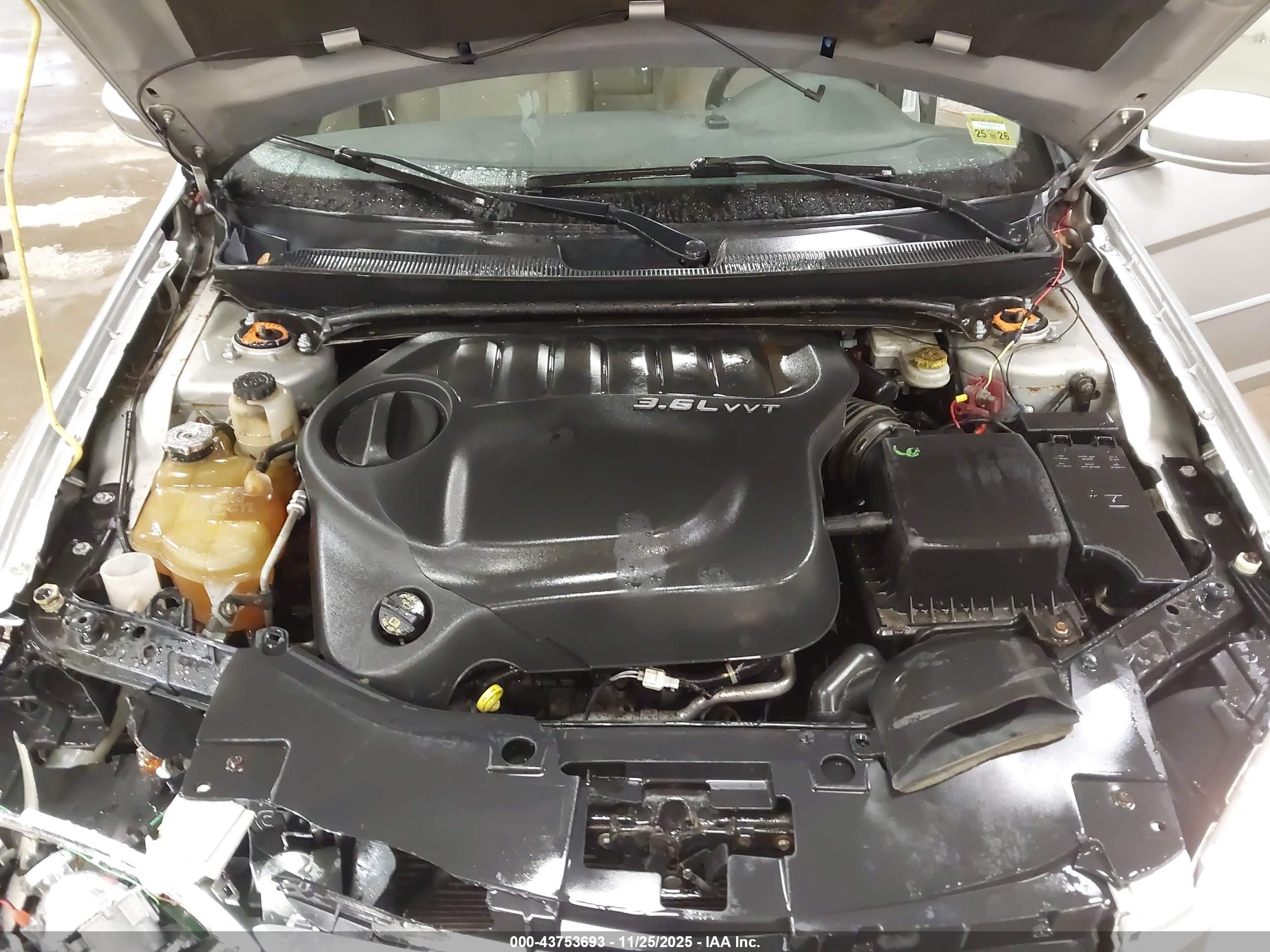 CHRYSLER 200 image 10