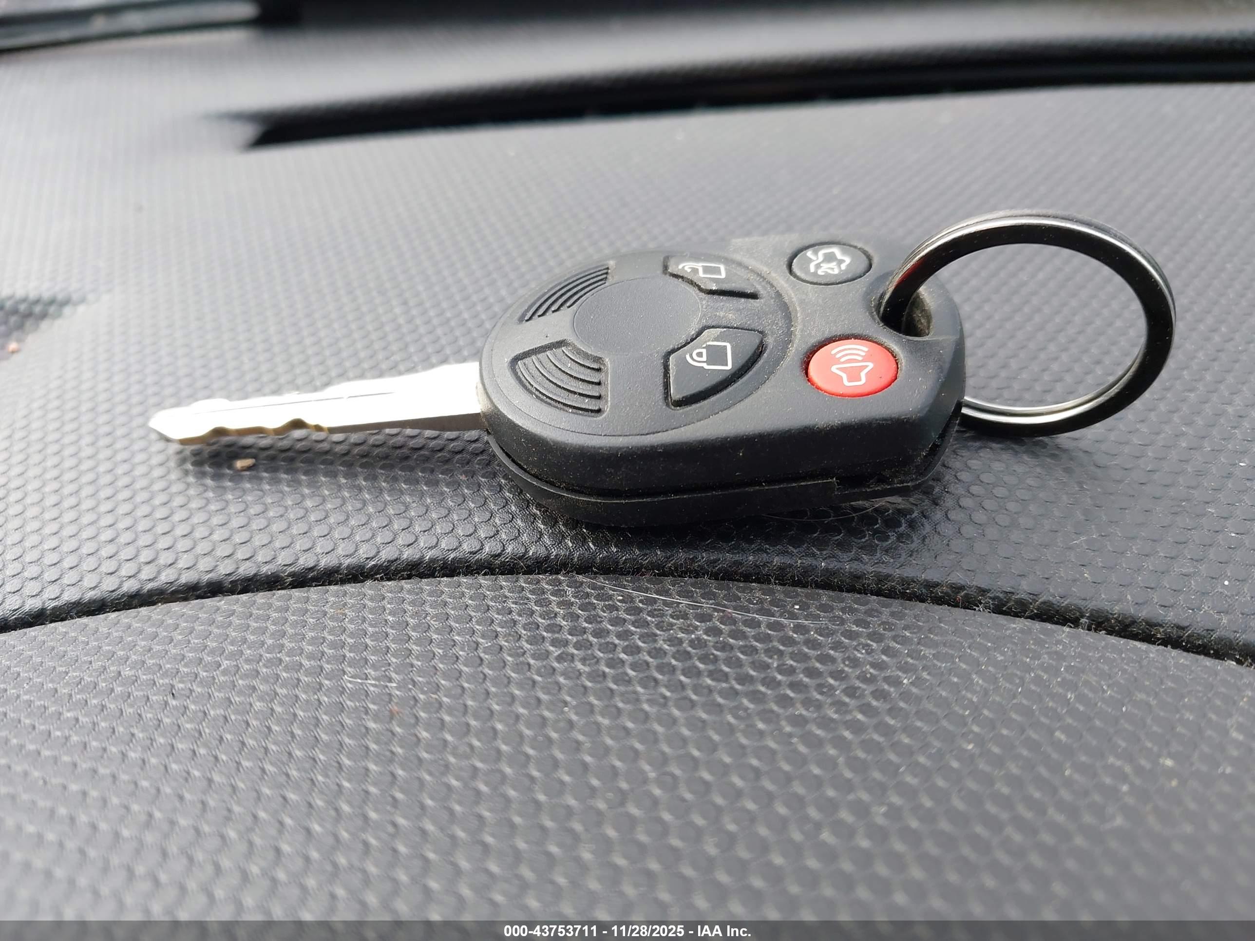 FORD ESCAPE image 11