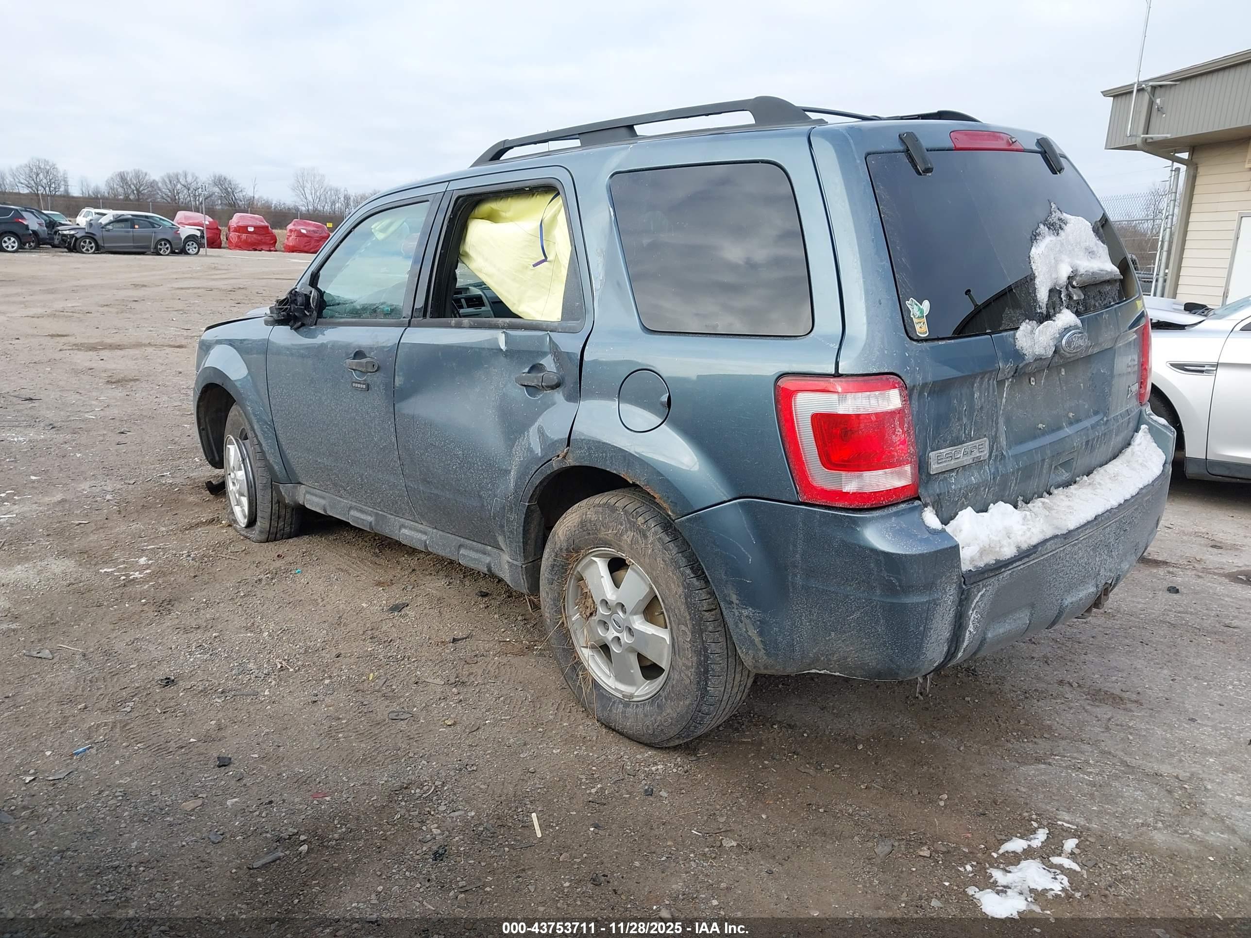FORD ESCAPE image 3