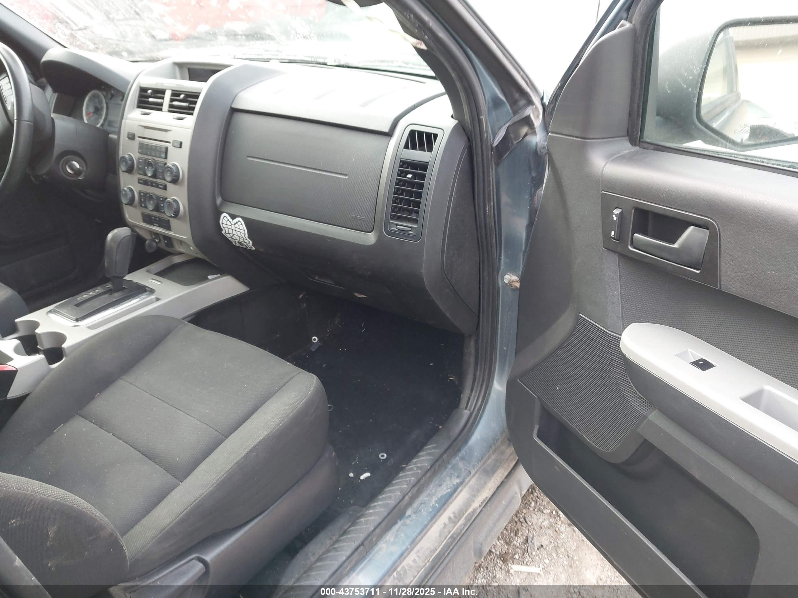 FORD ESCAPE image 5
