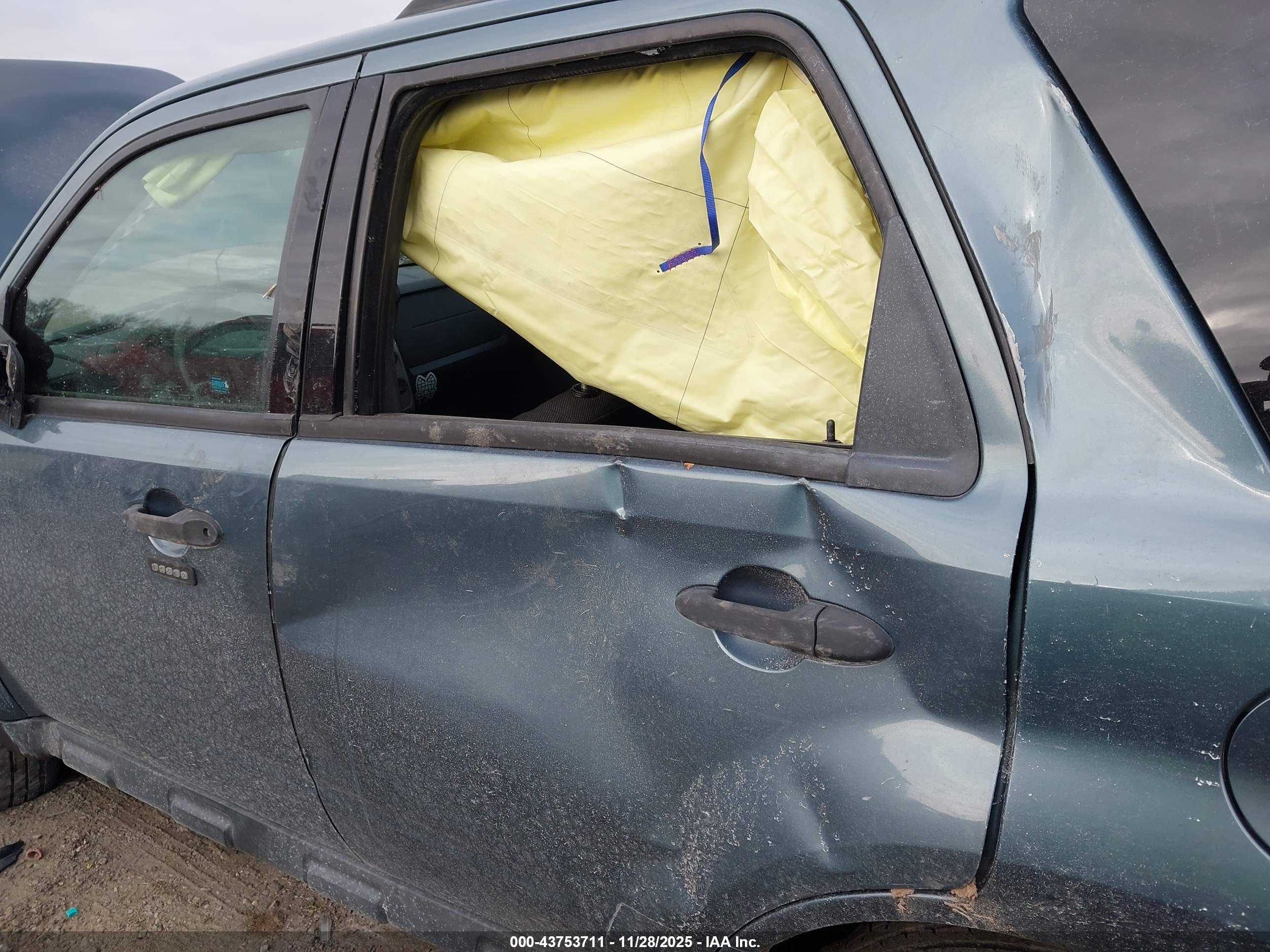 FORD ESCAPE image 6