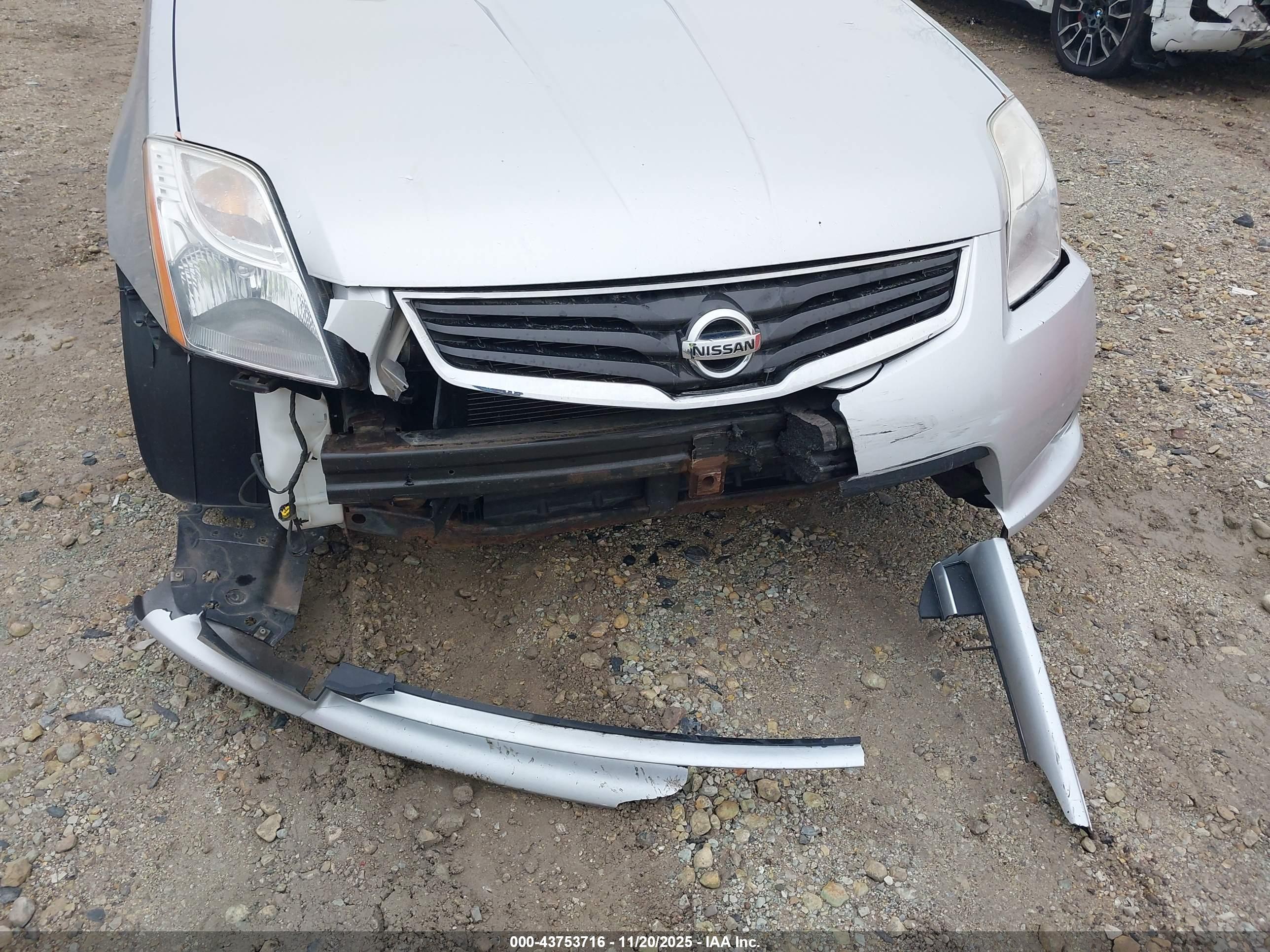 NISSAN SENTRA image 6