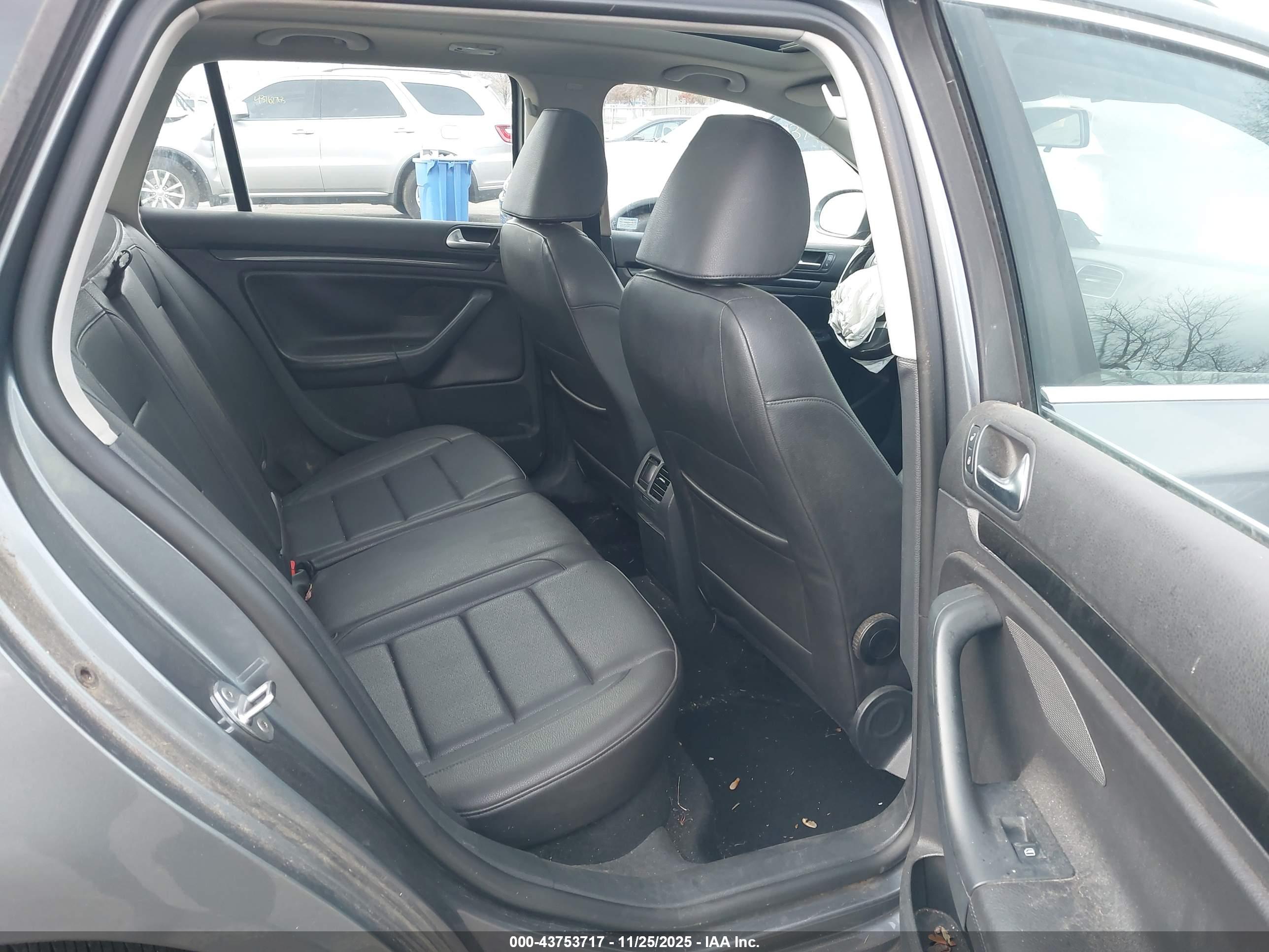 VOLKSWAGEN JETTA image 8