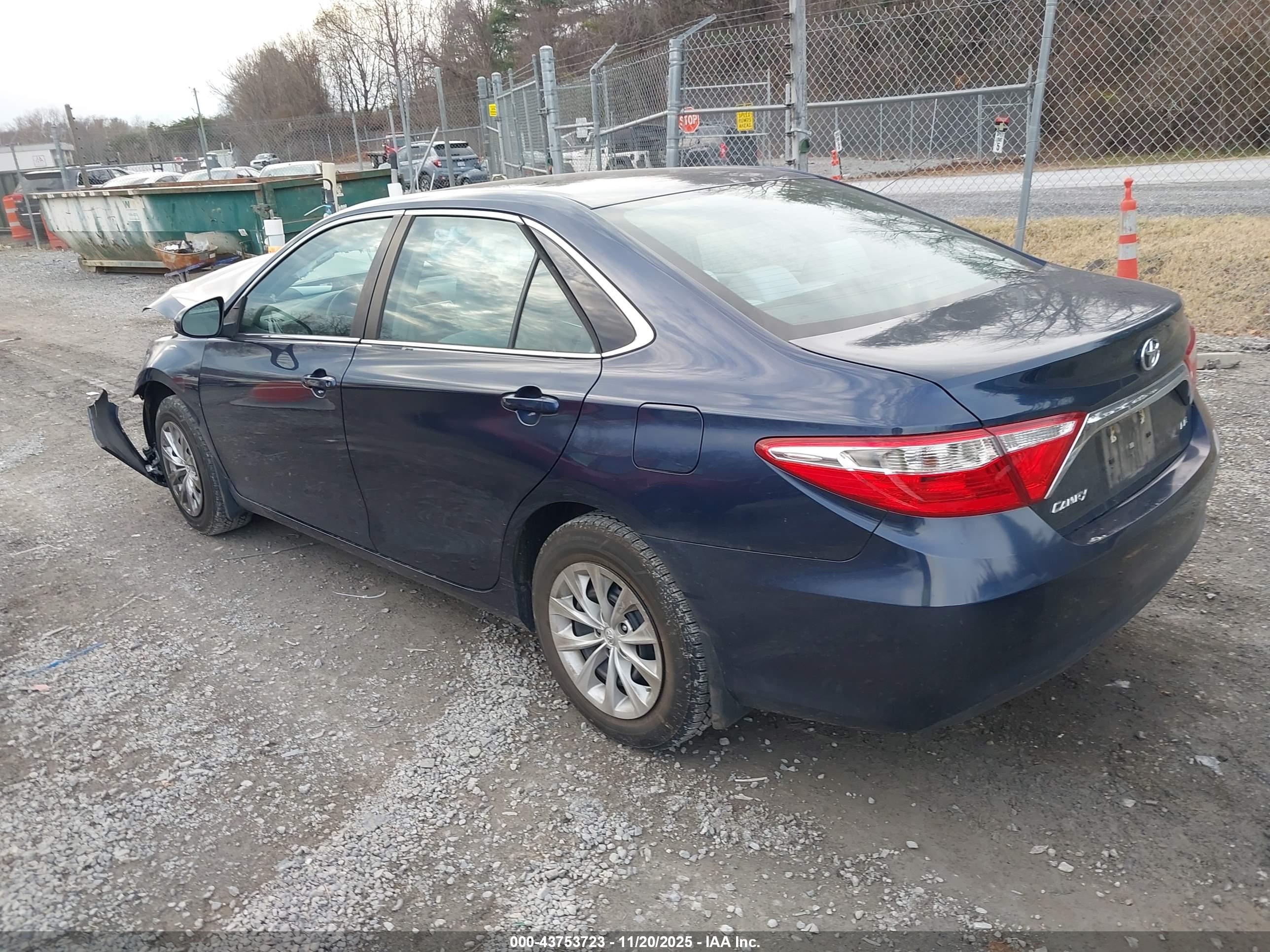 TOYOTA CAMRY image 3