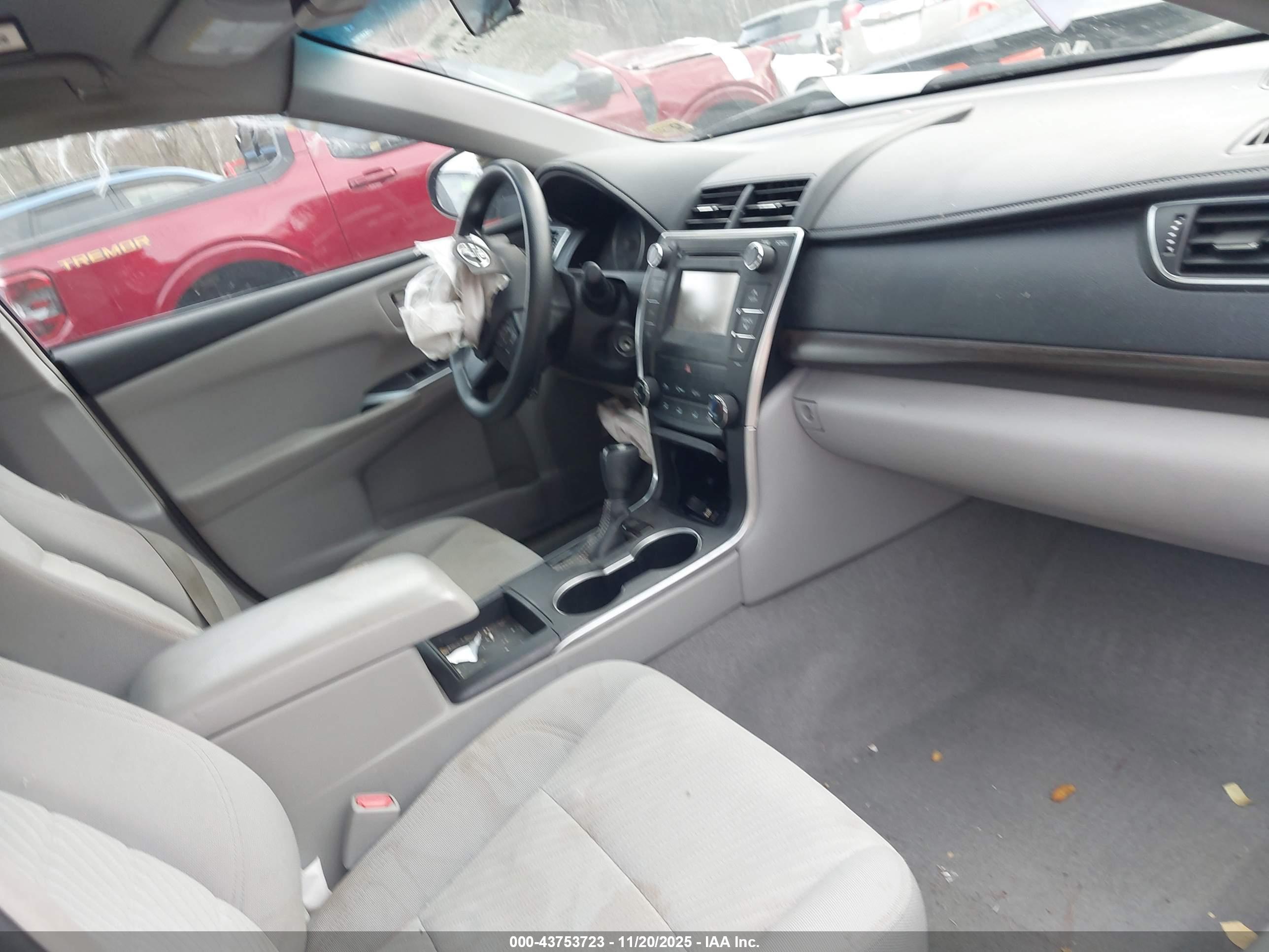 TOYOTA CAMRY image 5