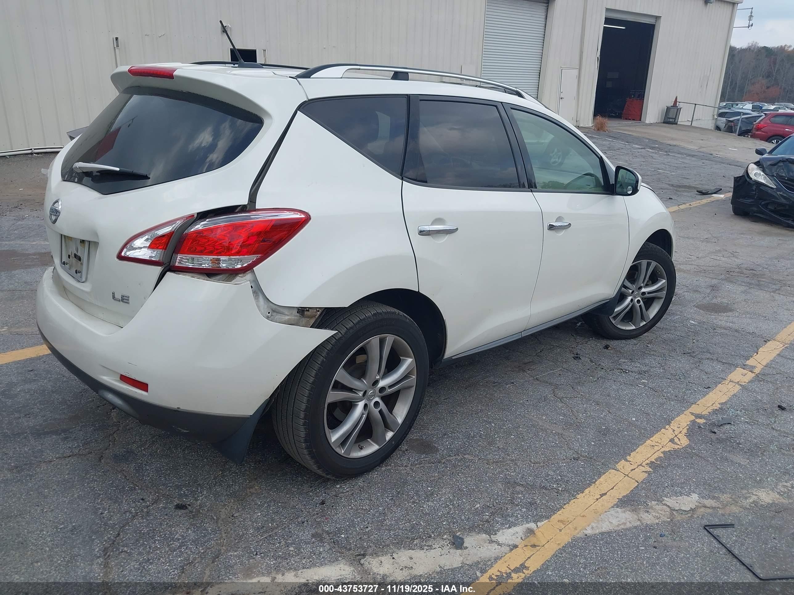 NISSAN MURANO image 4