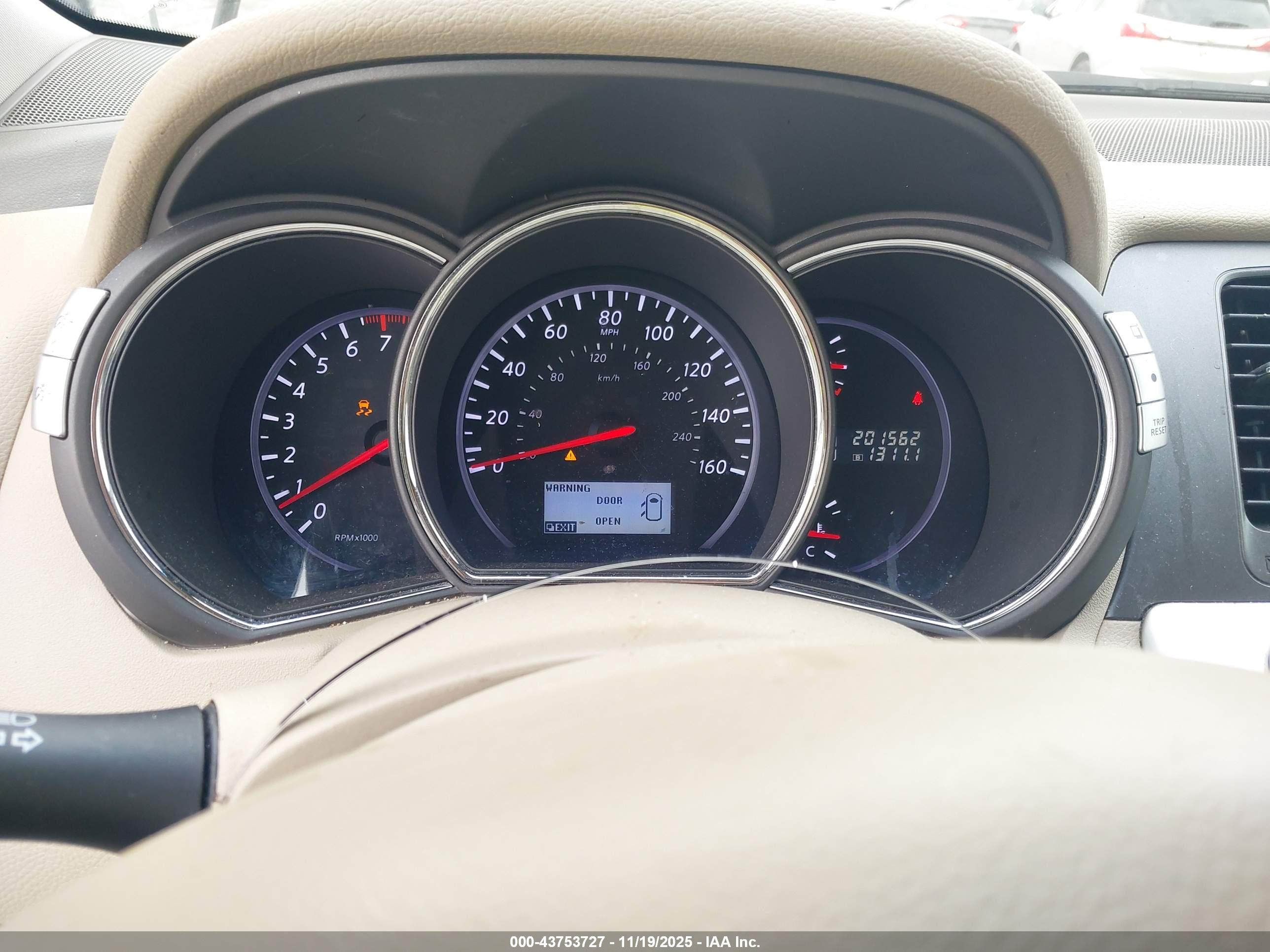NISSAN MURANO image 7