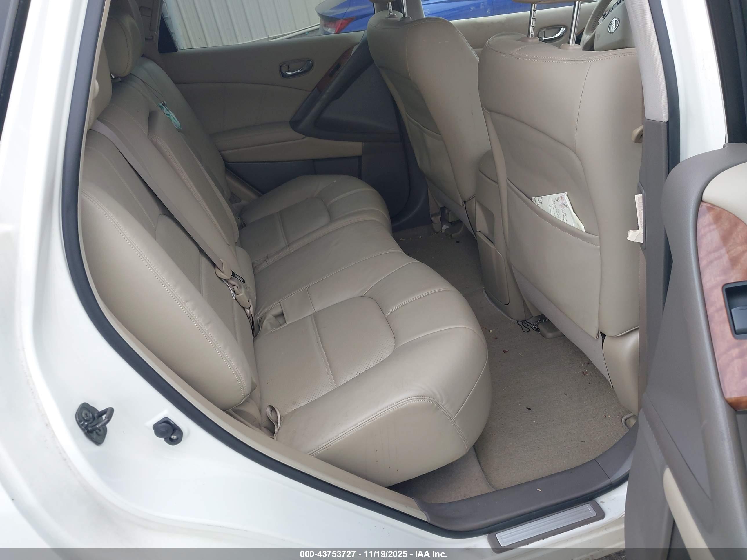 NISSAN MURANO image 8